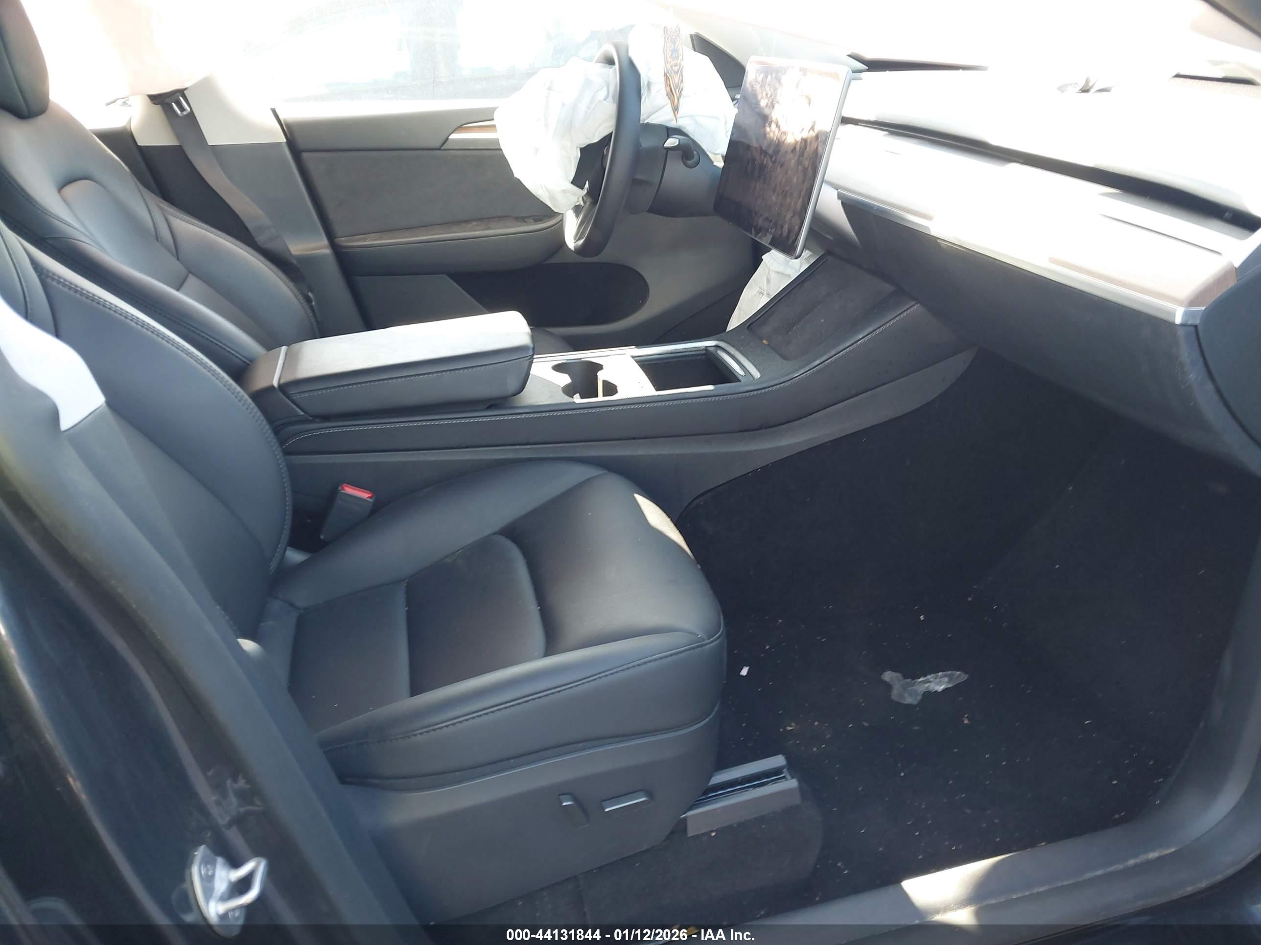TESLA MODEL image 5