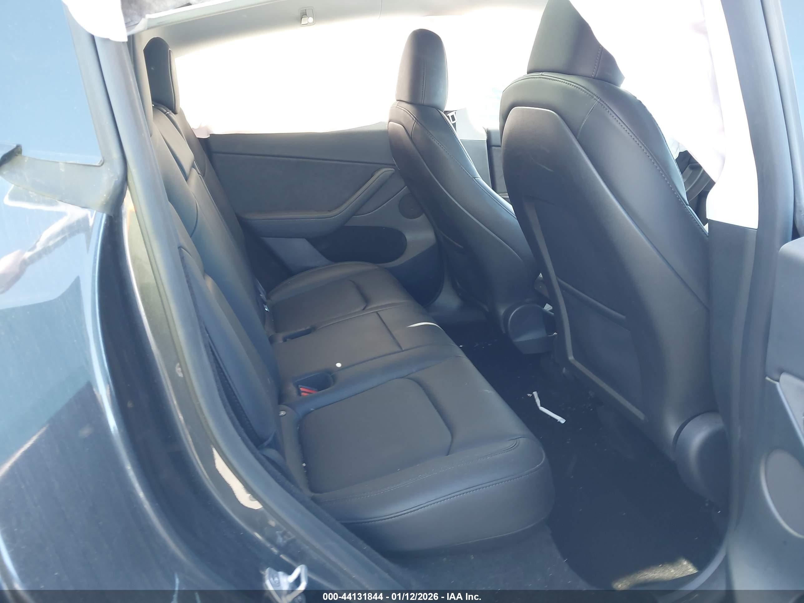 TESLA MODEL image 8