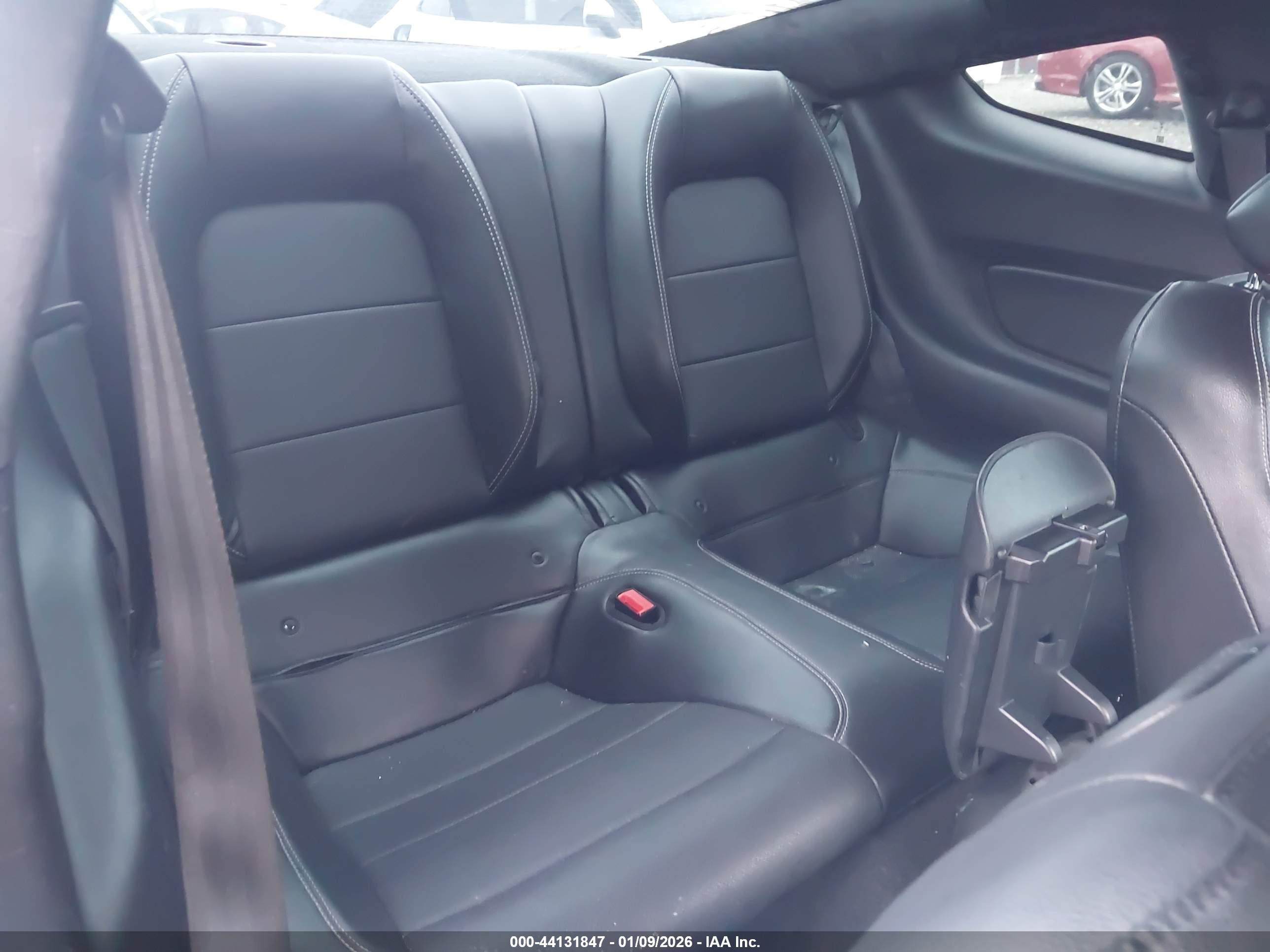 FORD MUSTANG image 8