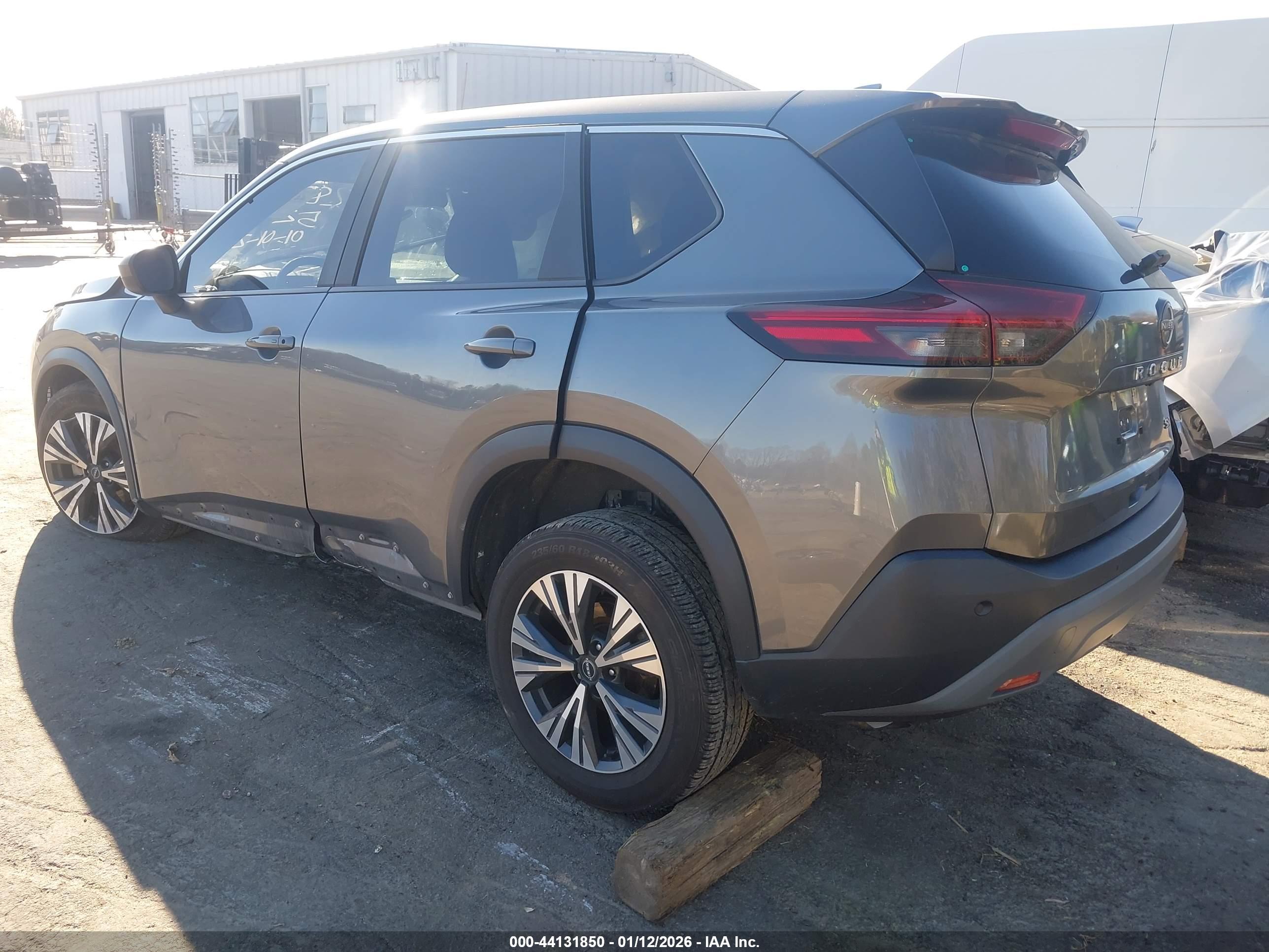 NISSAN ROGUE image 3