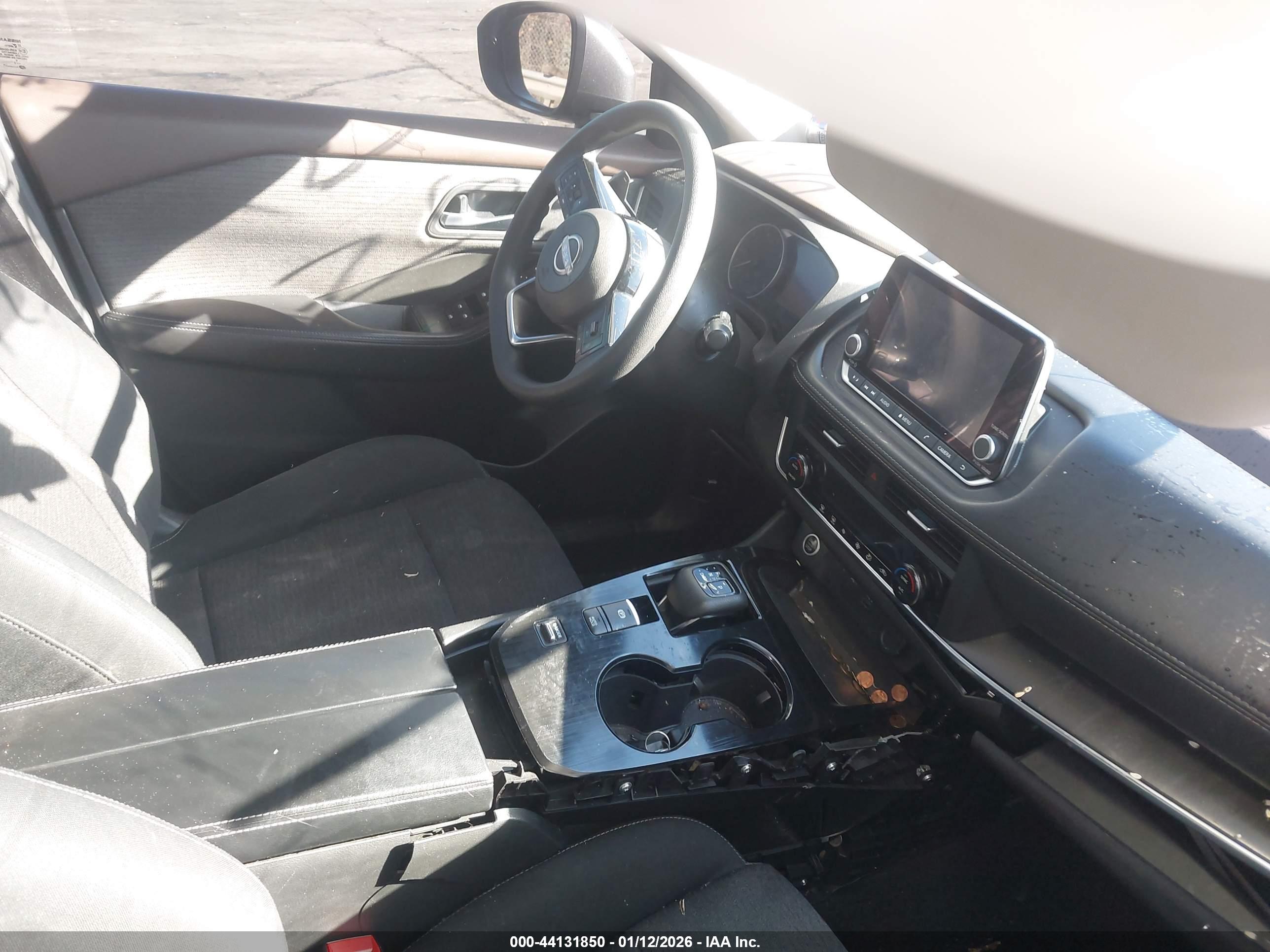 NISSAN ROGUE image 5
