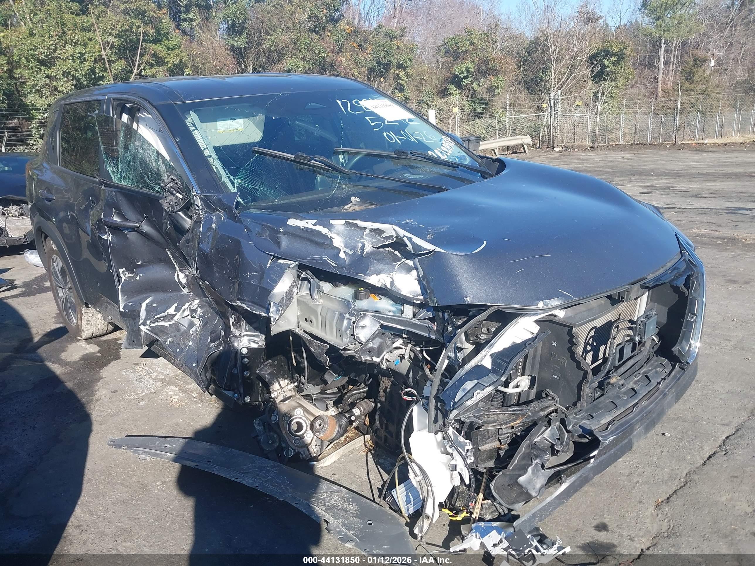 NISSAN ROGUE image 6