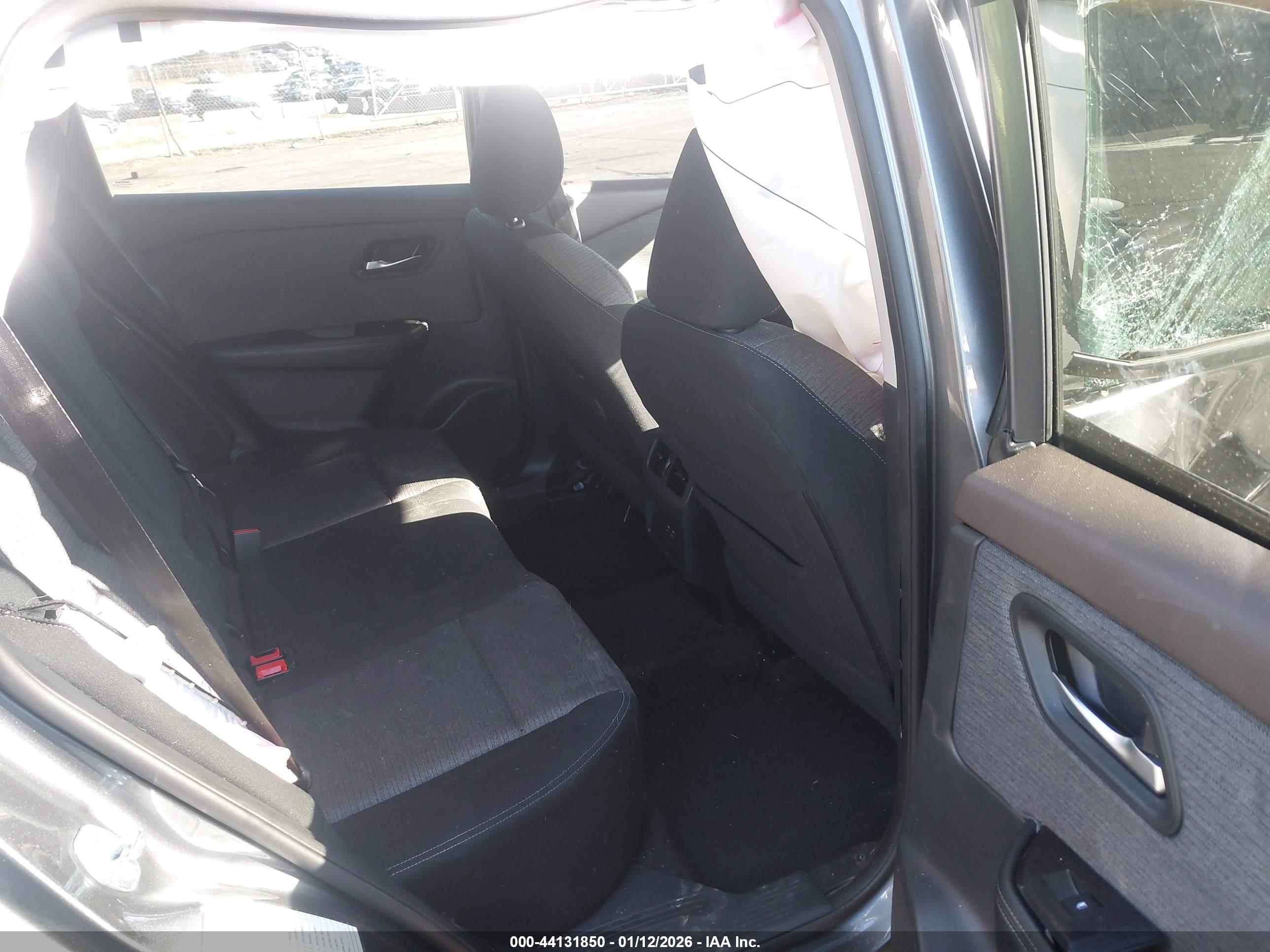 NISSAN ROGUE image 8