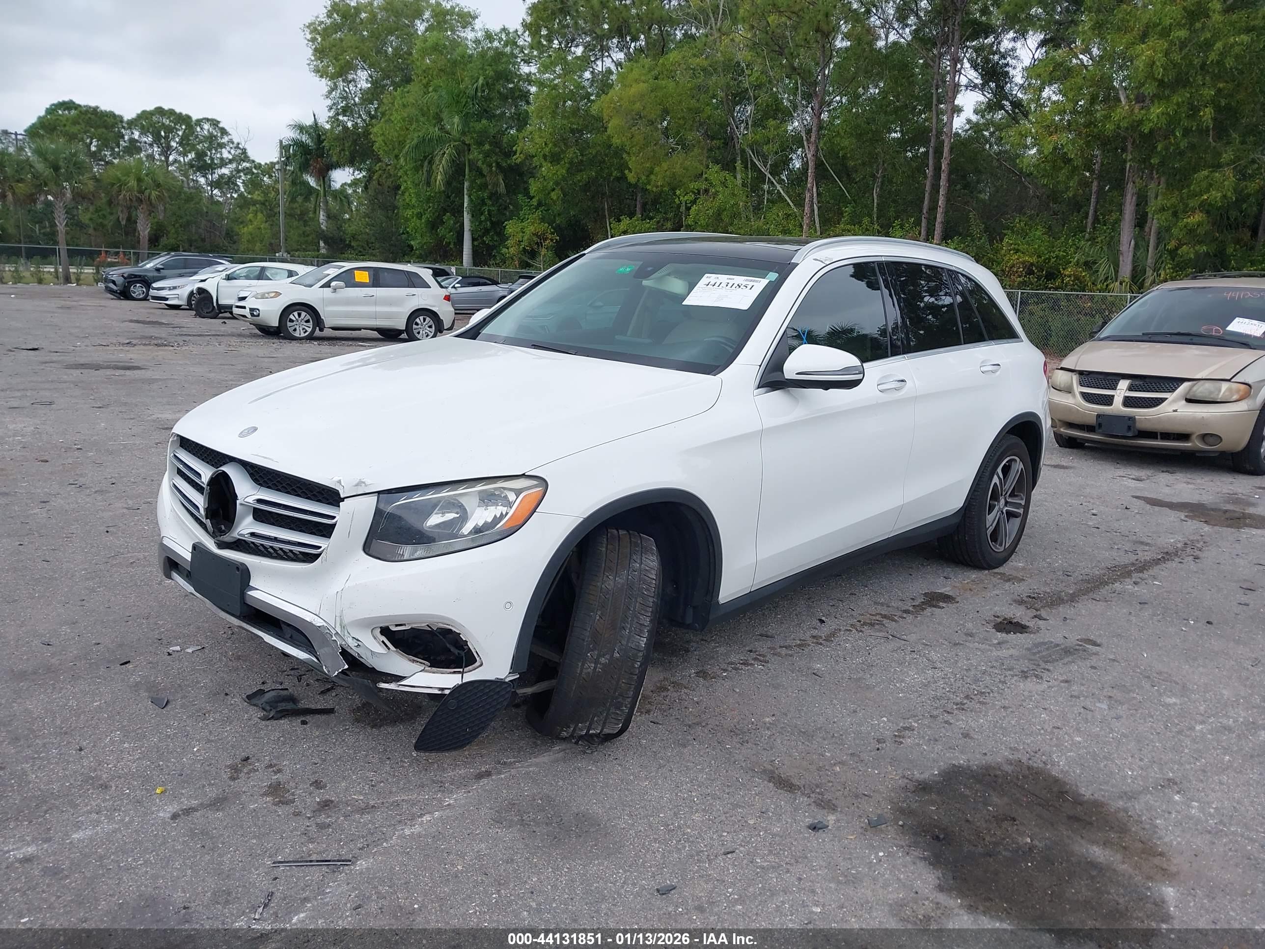 MERCEDES-BENZ GLC image 2