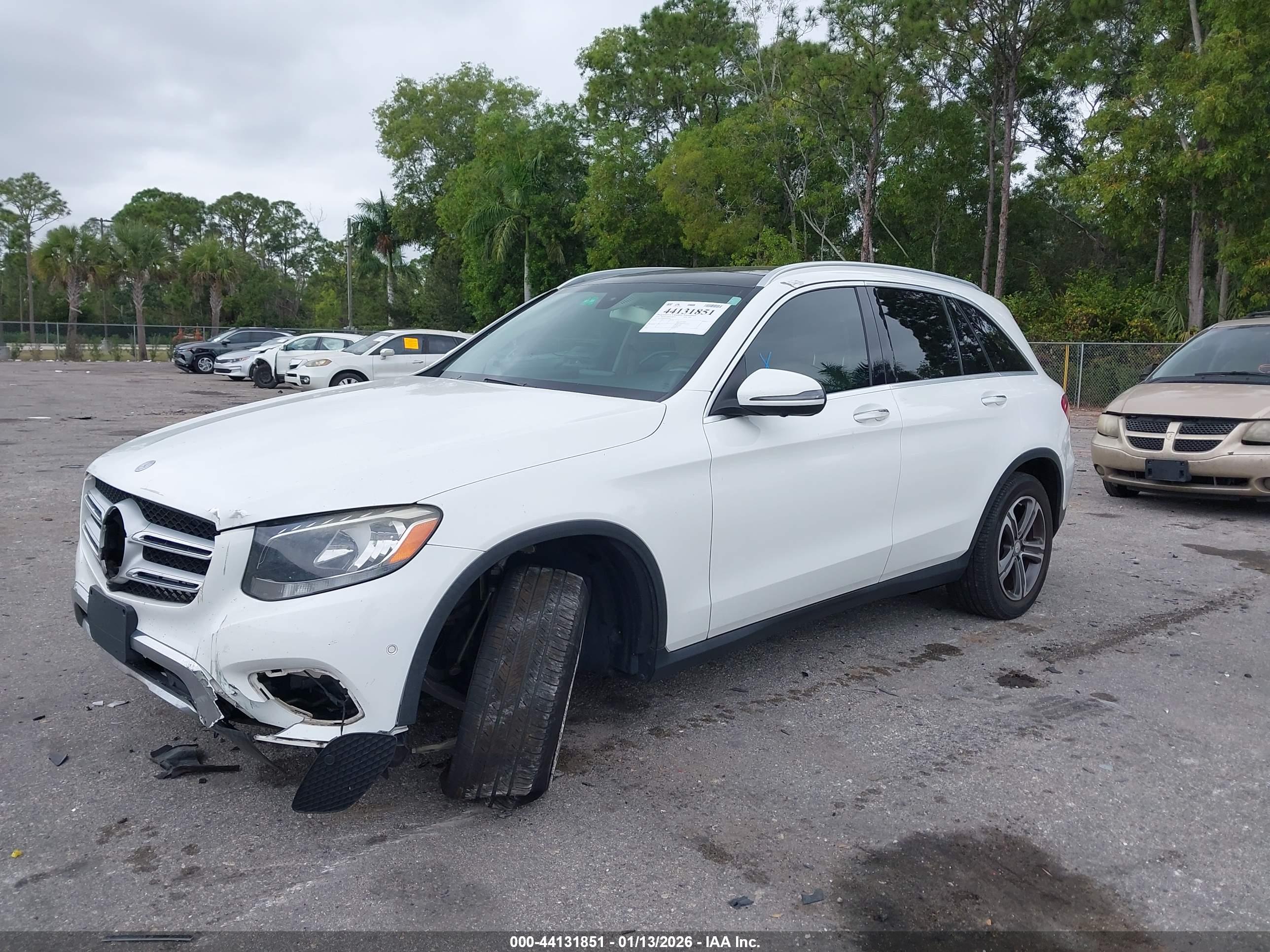 MERCEDES-BENZ GLC image 6