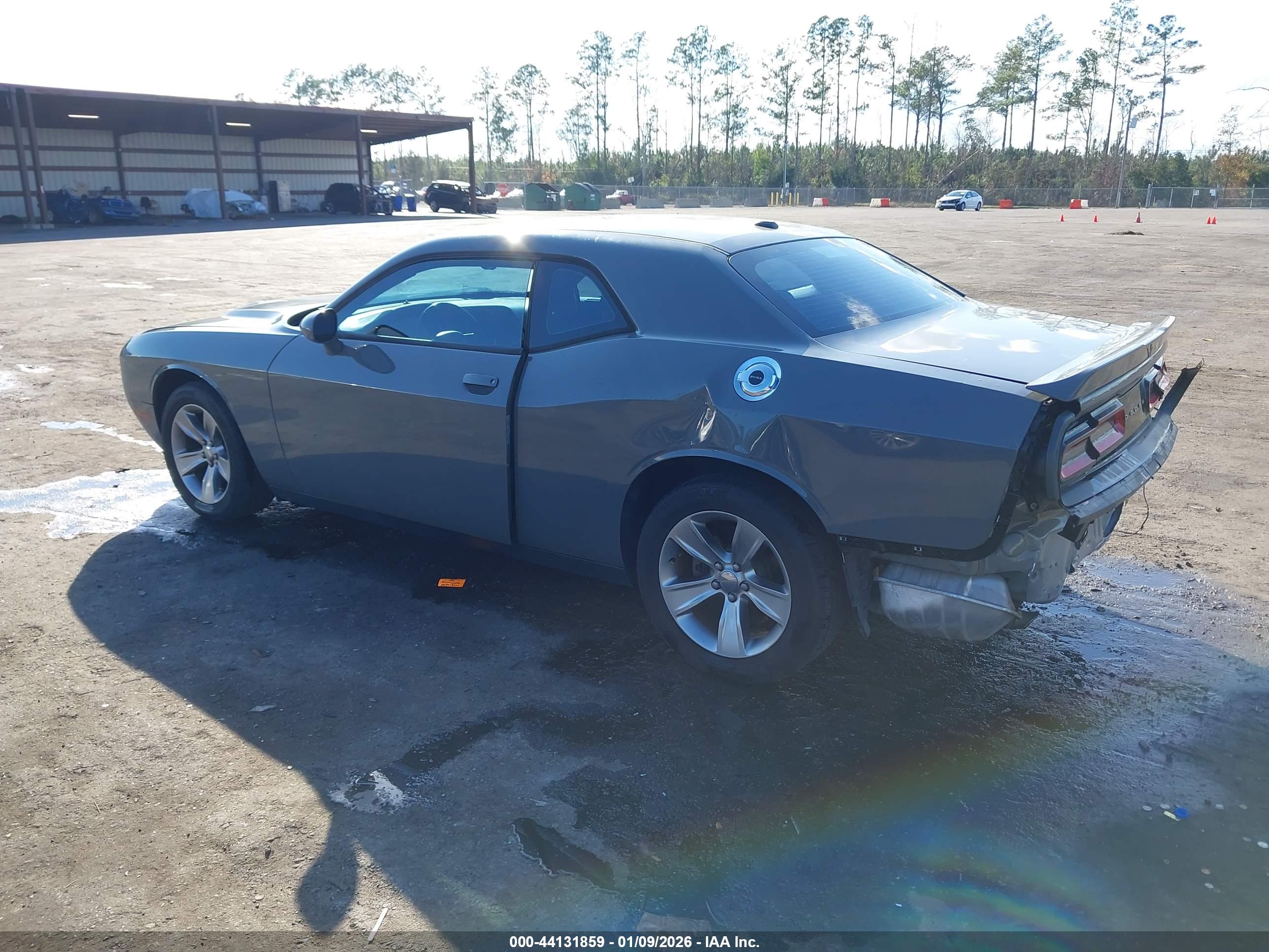 DODGE CHALLENGER image 3