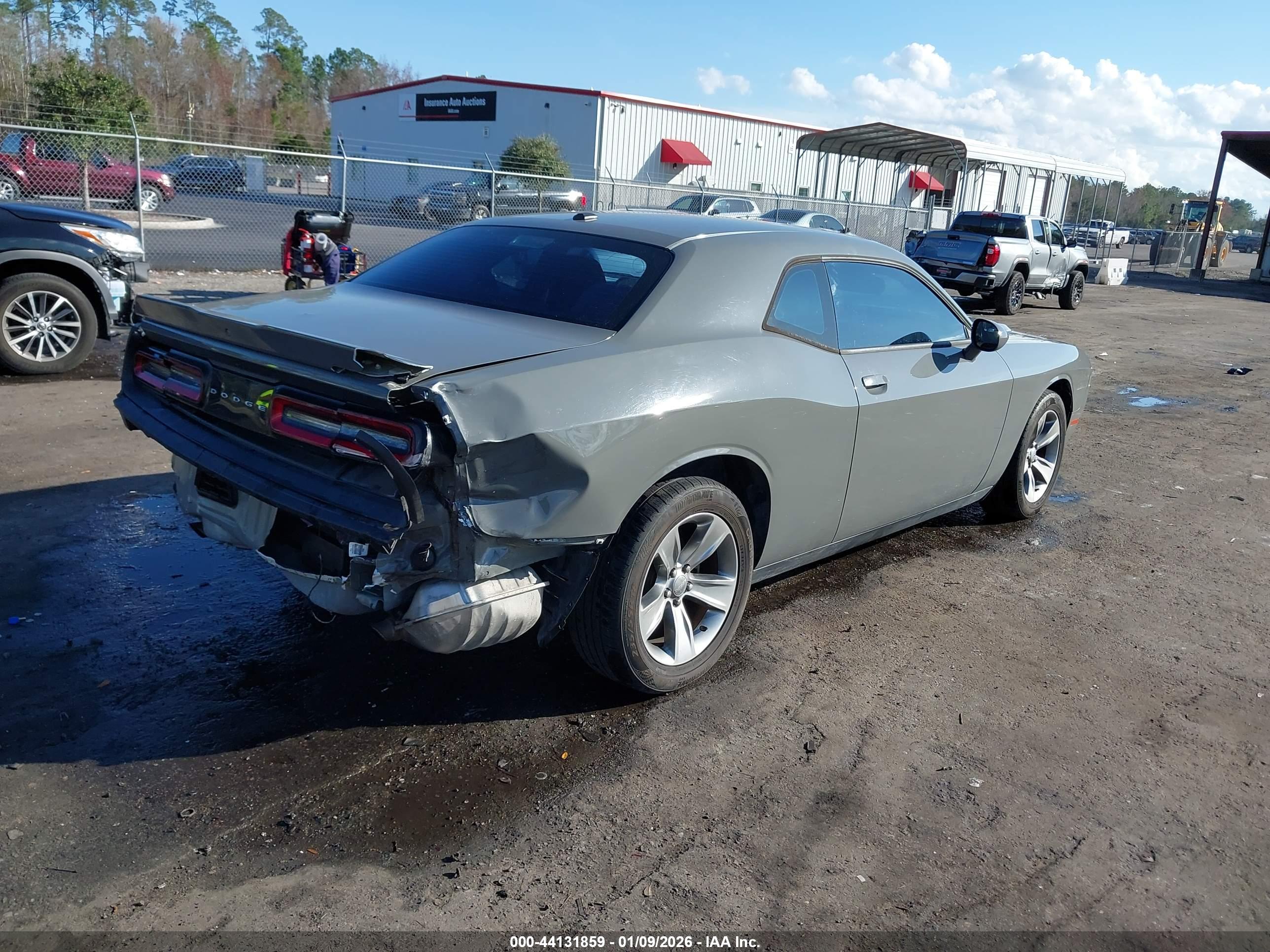 DODGE CHALLENGER image 4