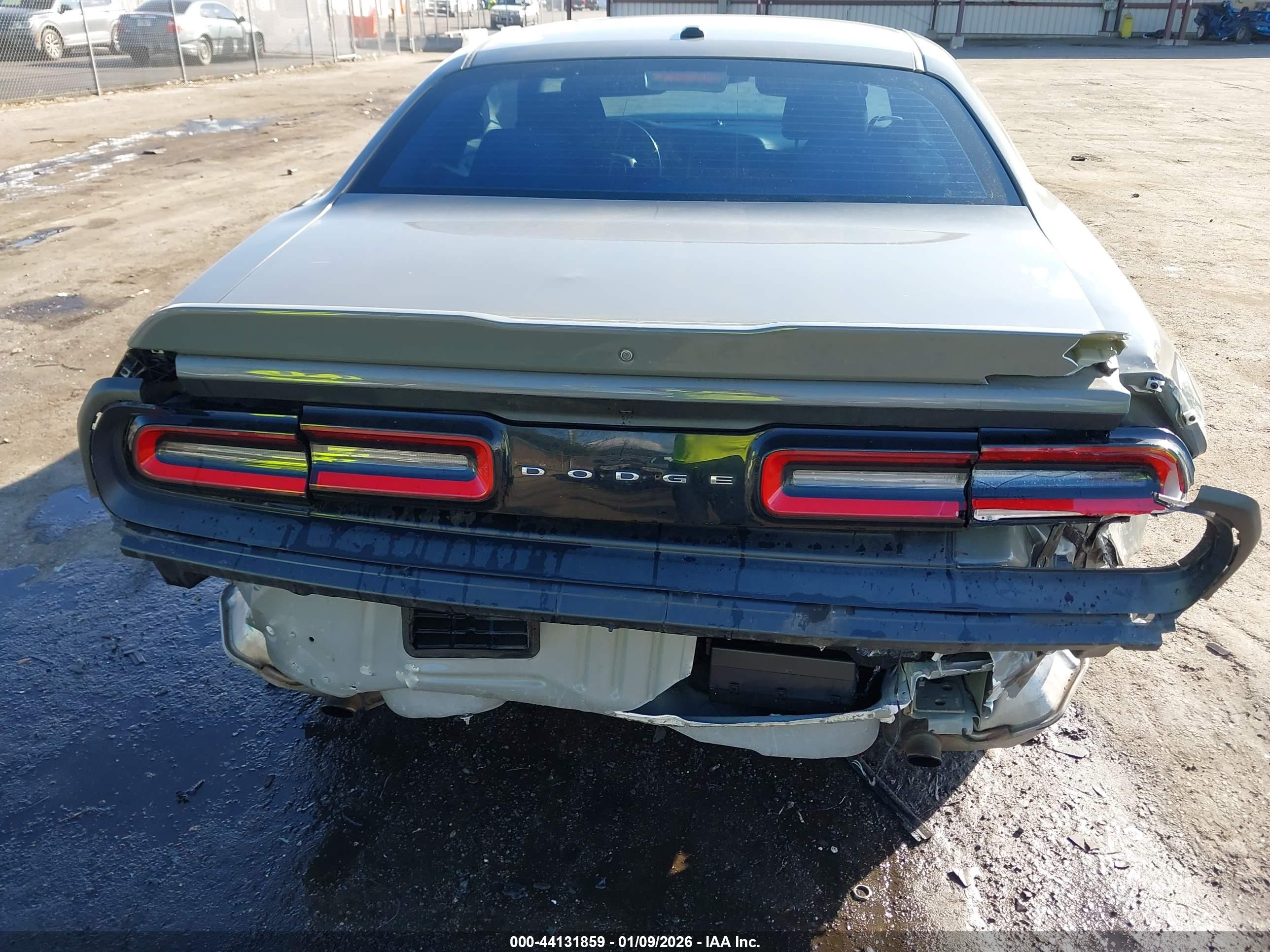 DODGE CHALLENGER image 6