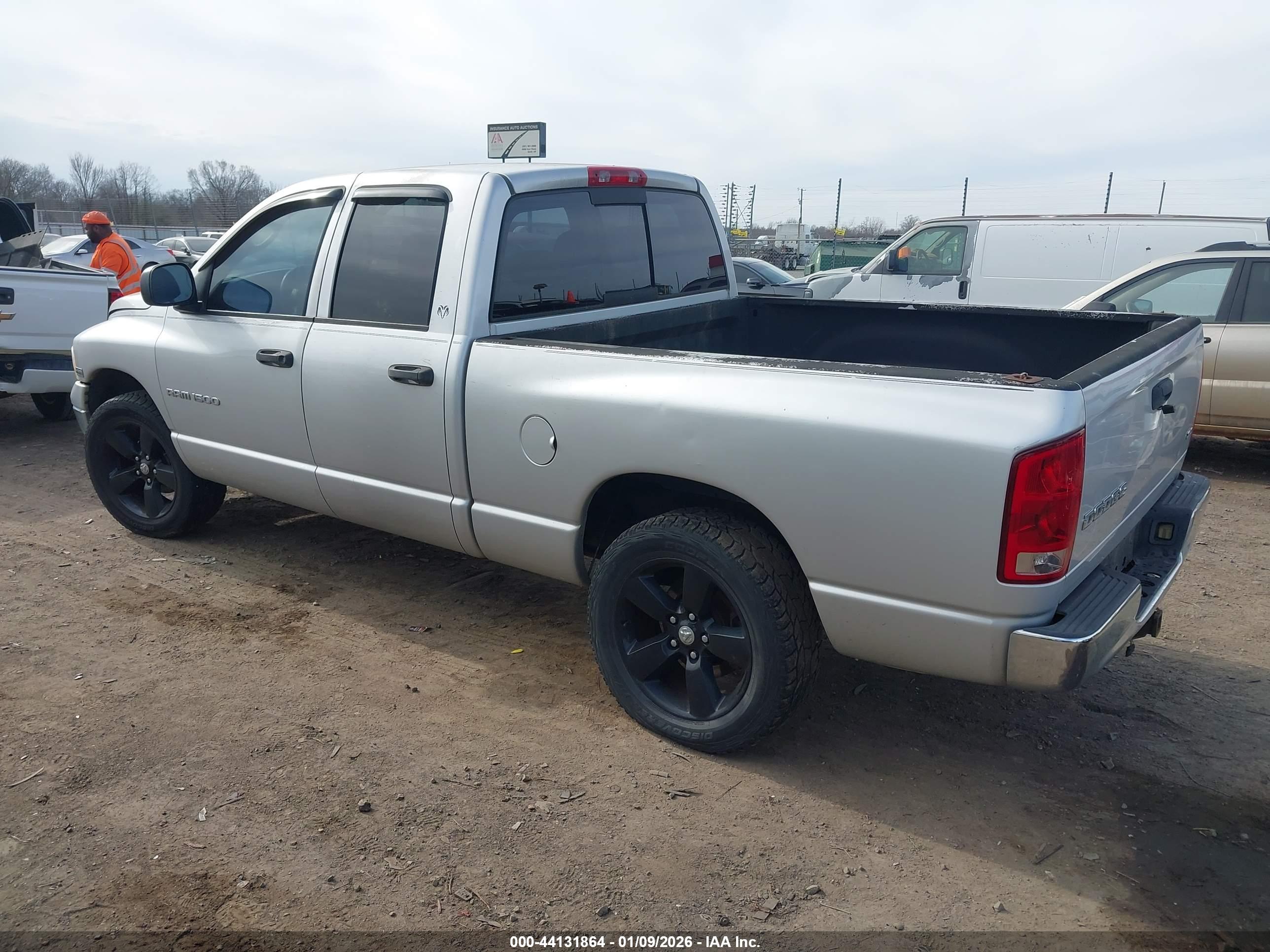 DODGE RAM image 3