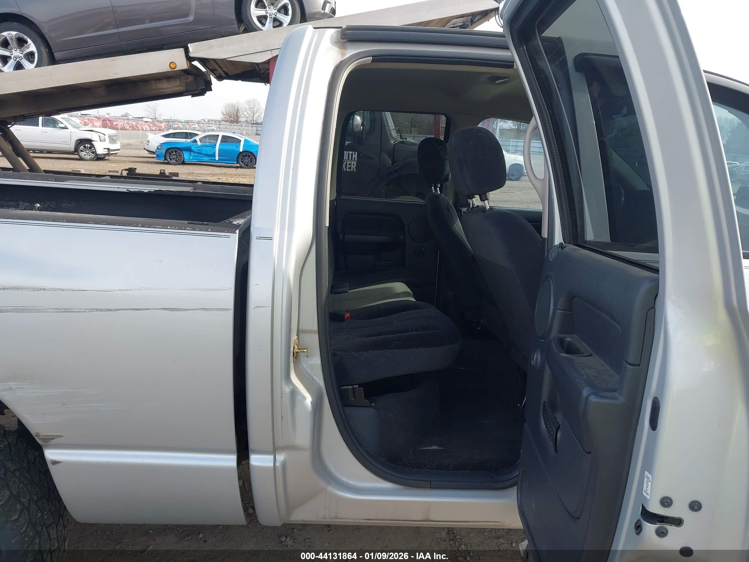 DODGE RAM image 8