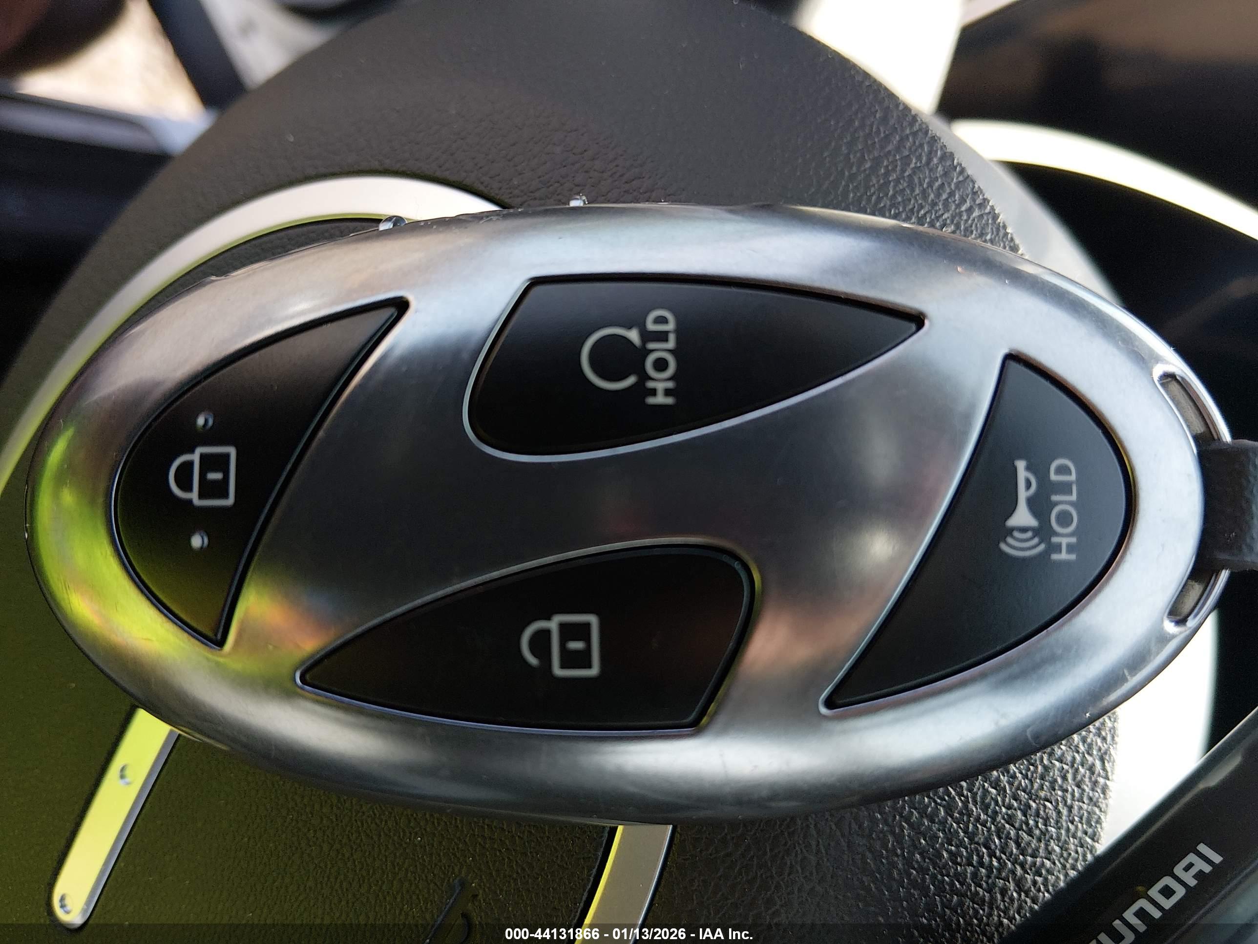 HYUNDAI TUCSON image 11