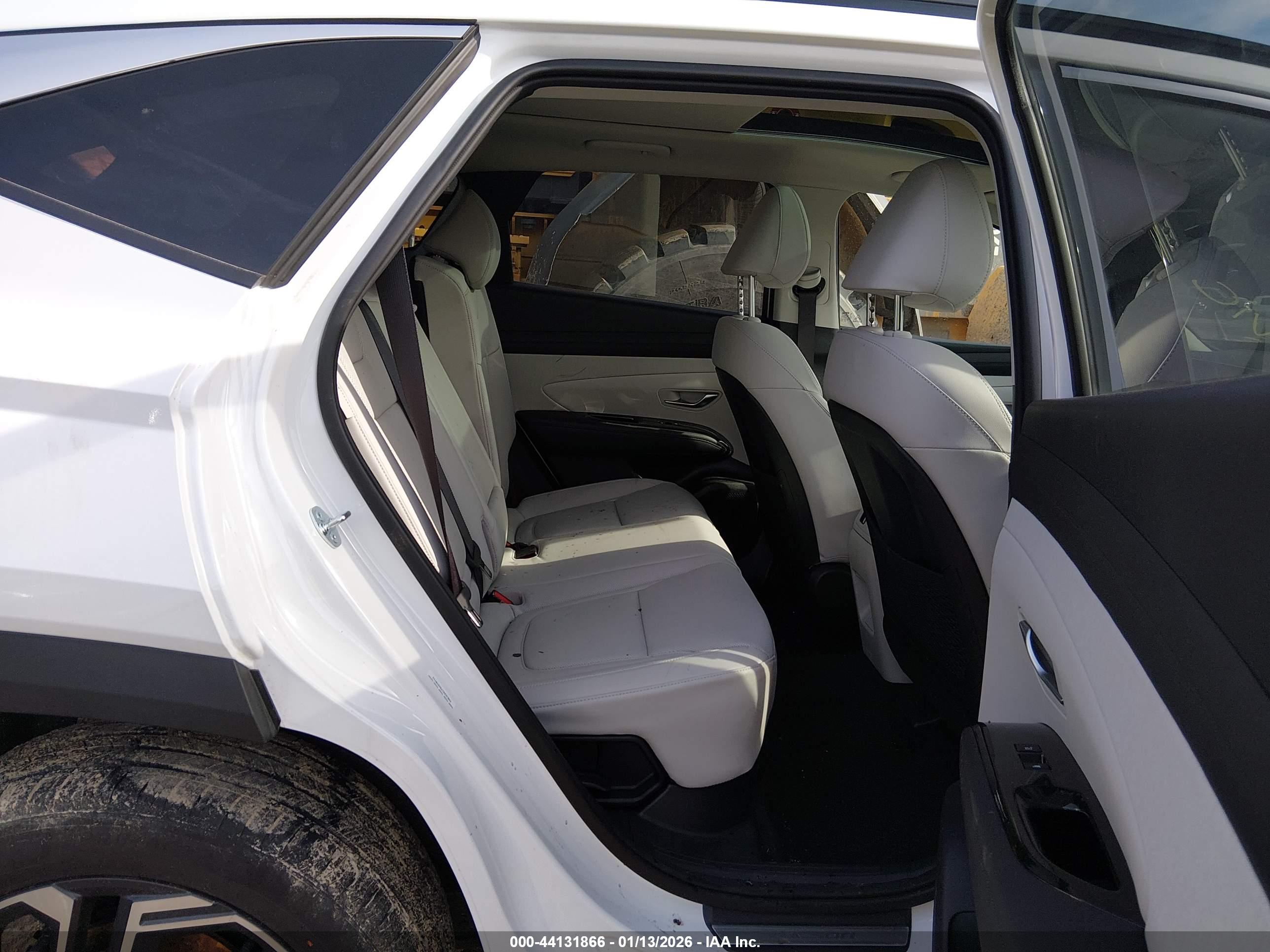 HYUNDAI TUCSON image 8