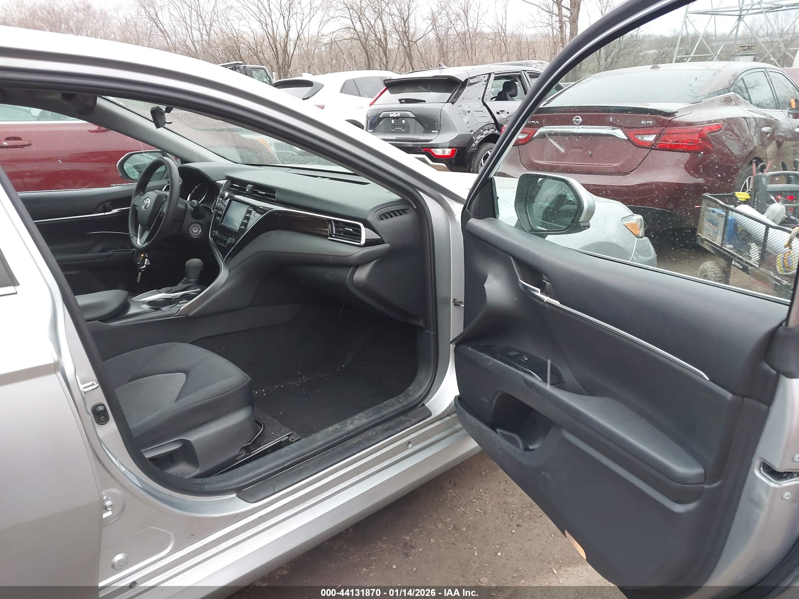 TOYOTA CAMRY image 5