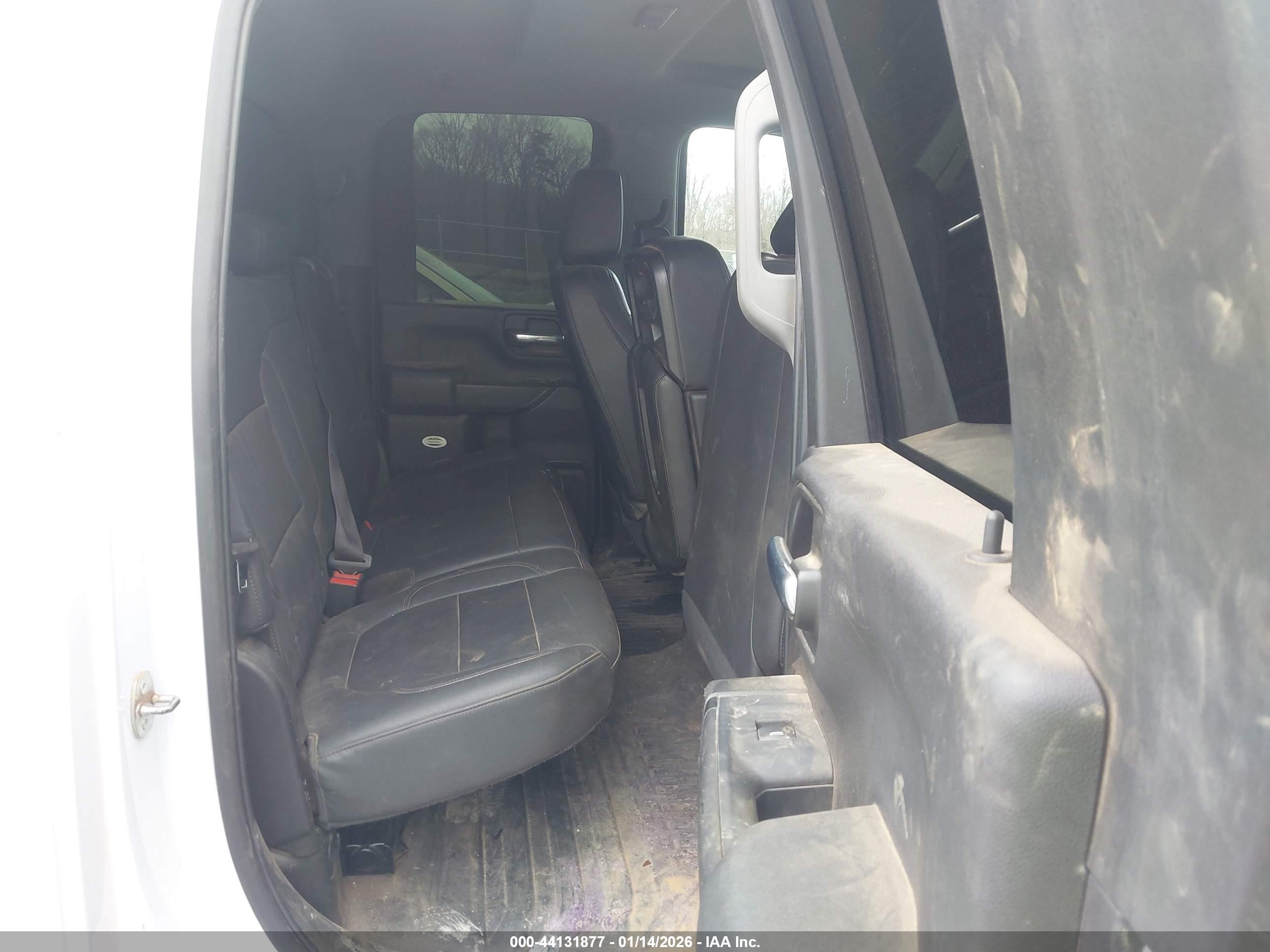 GMC SIERRA image 7