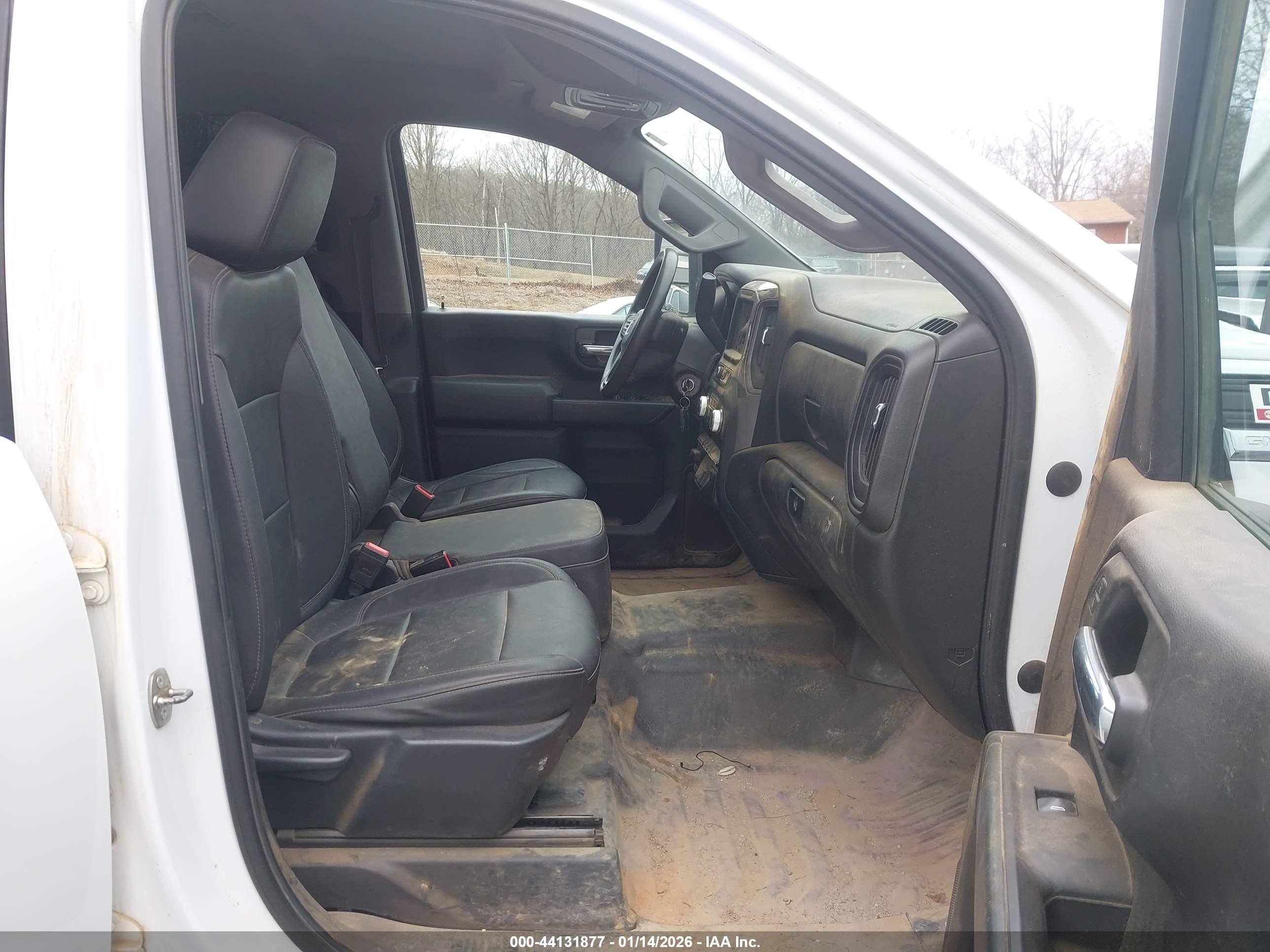 GMC SIERRA image 8