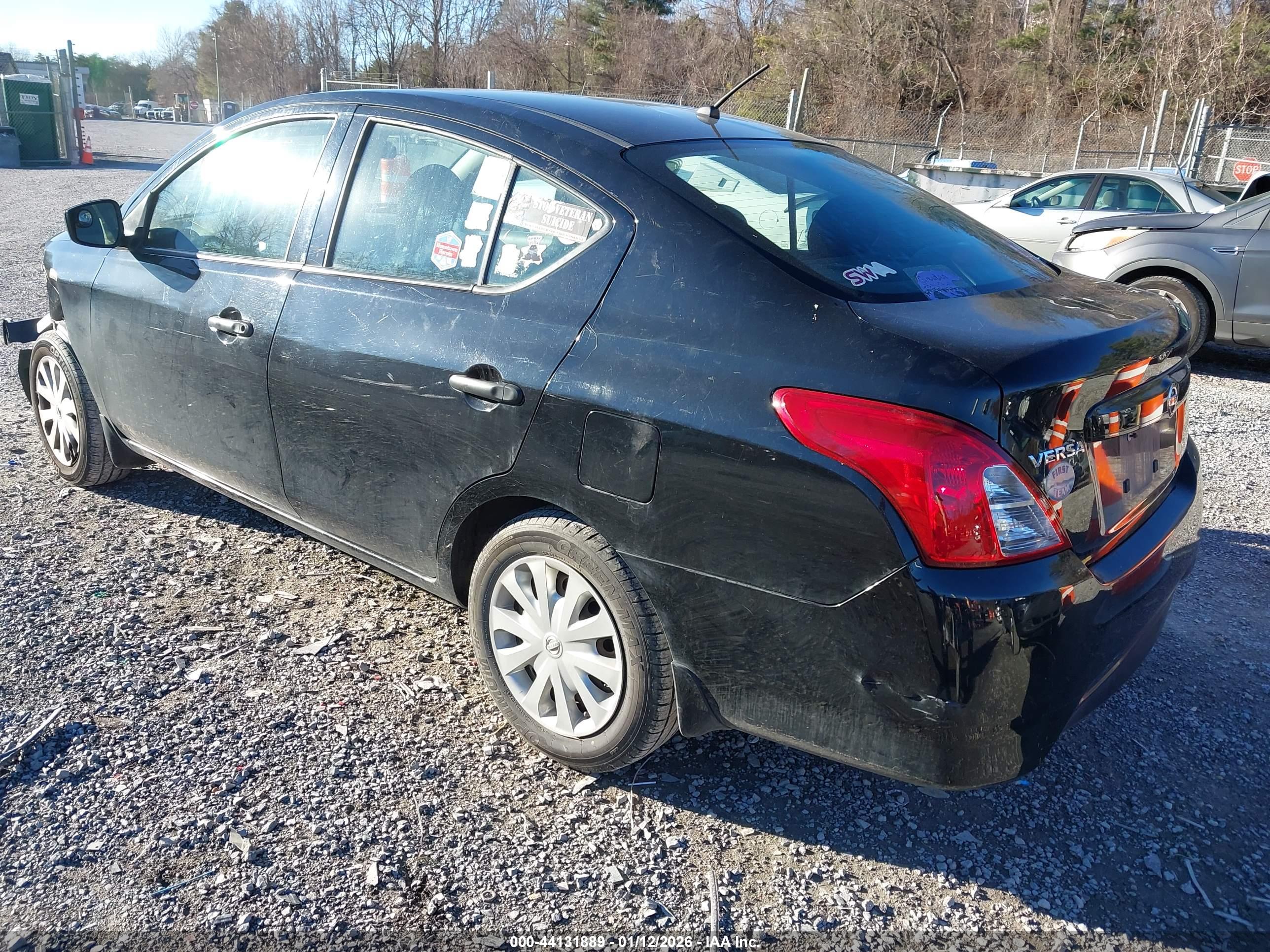 NISSAN VERSA image 3