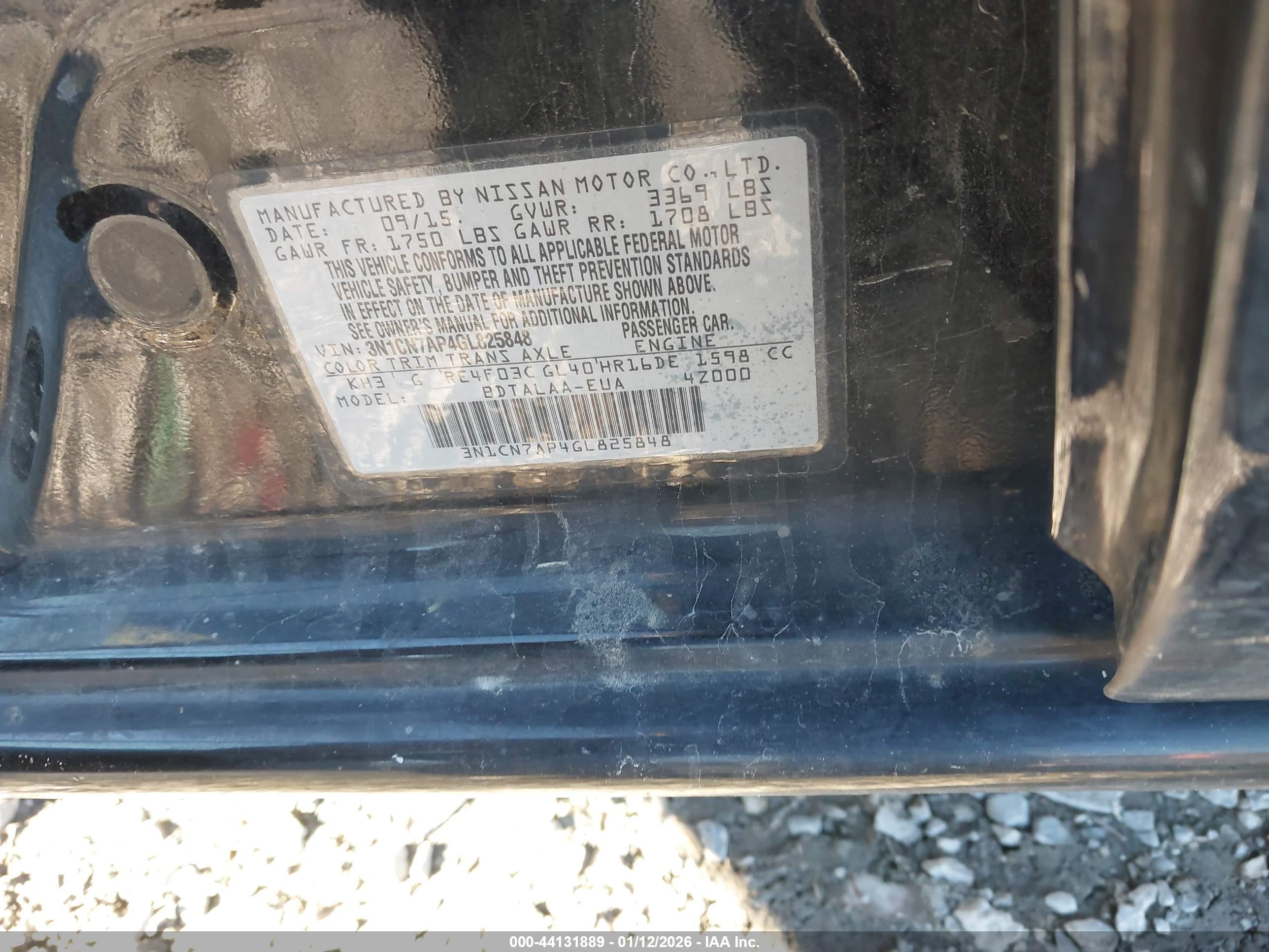 NISSAN VERSA image 9