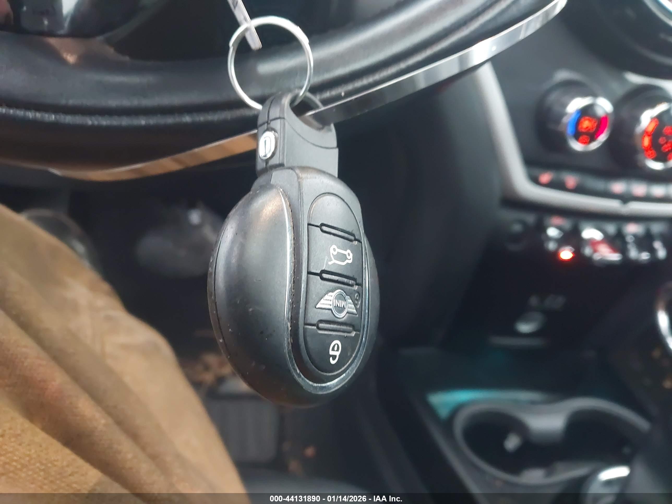 MINI COUNTRYMAN image 11