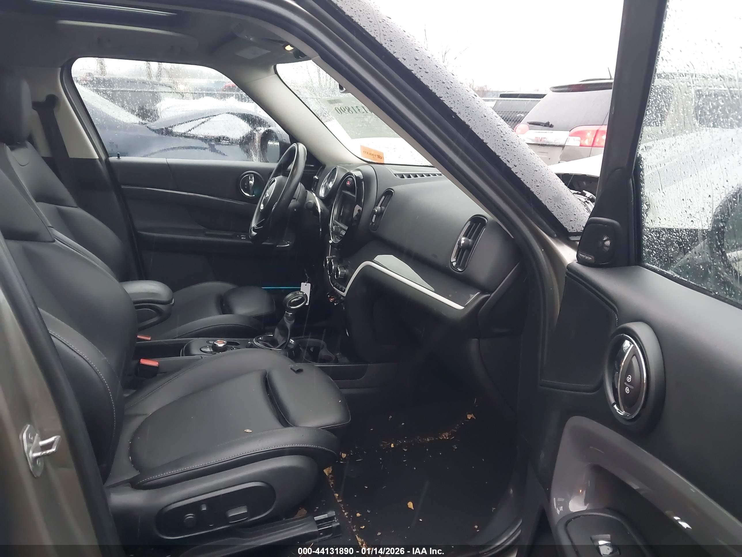 MINI COUNTRYMAN image 5