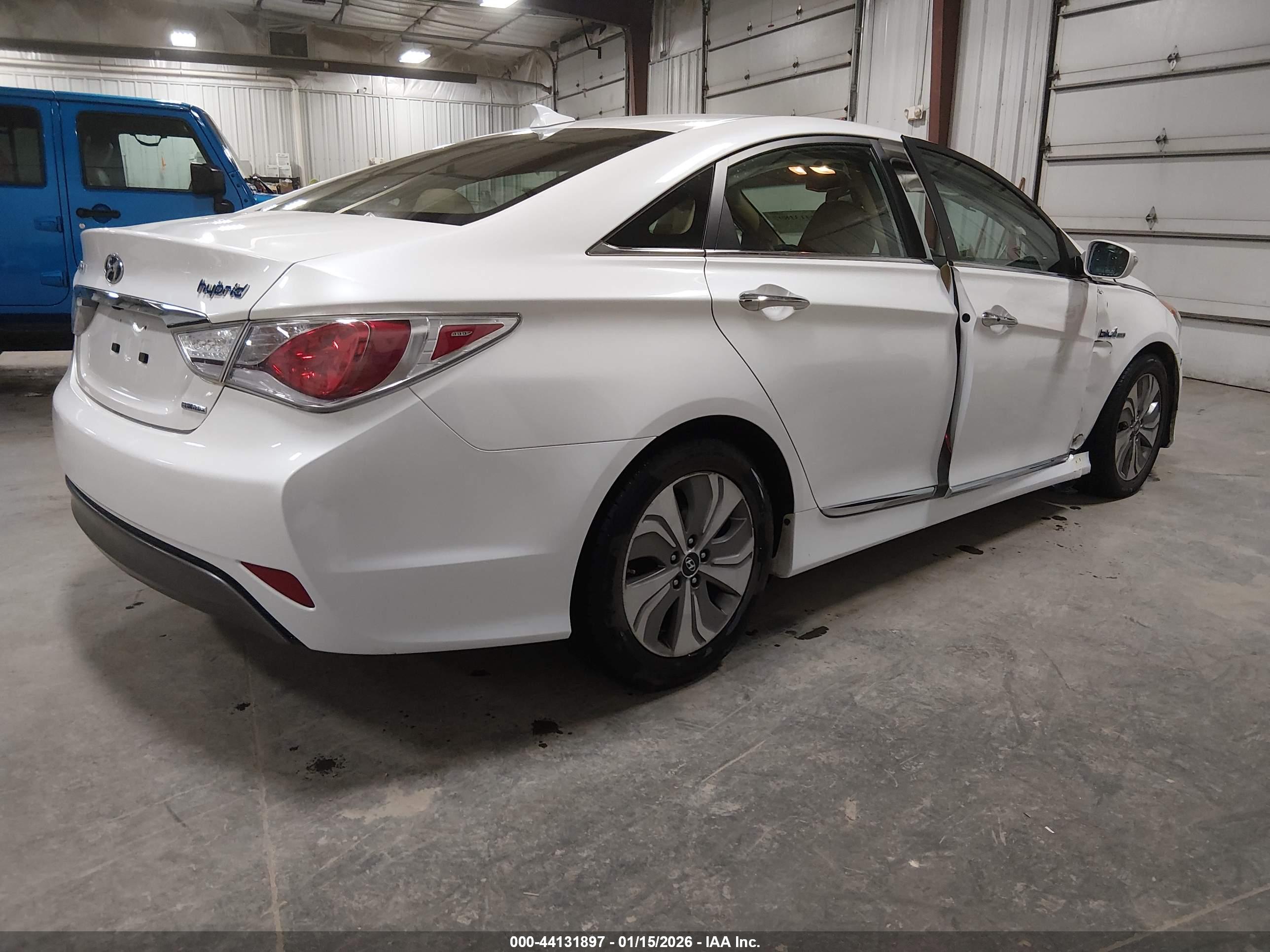 HYUNDAI SONATA image 4