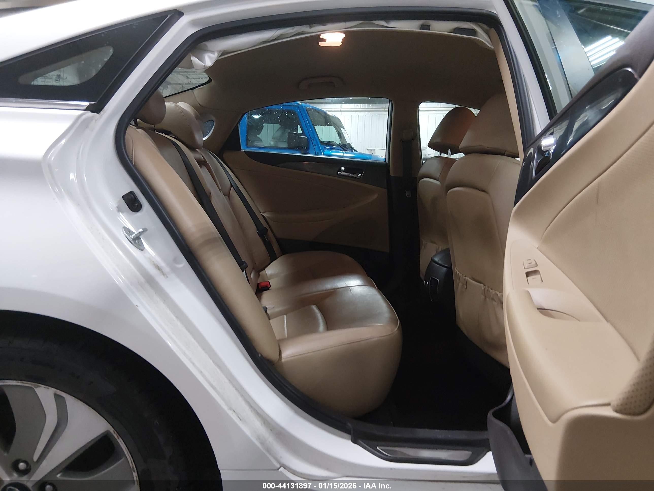 HYUNDAI SONATA image 8