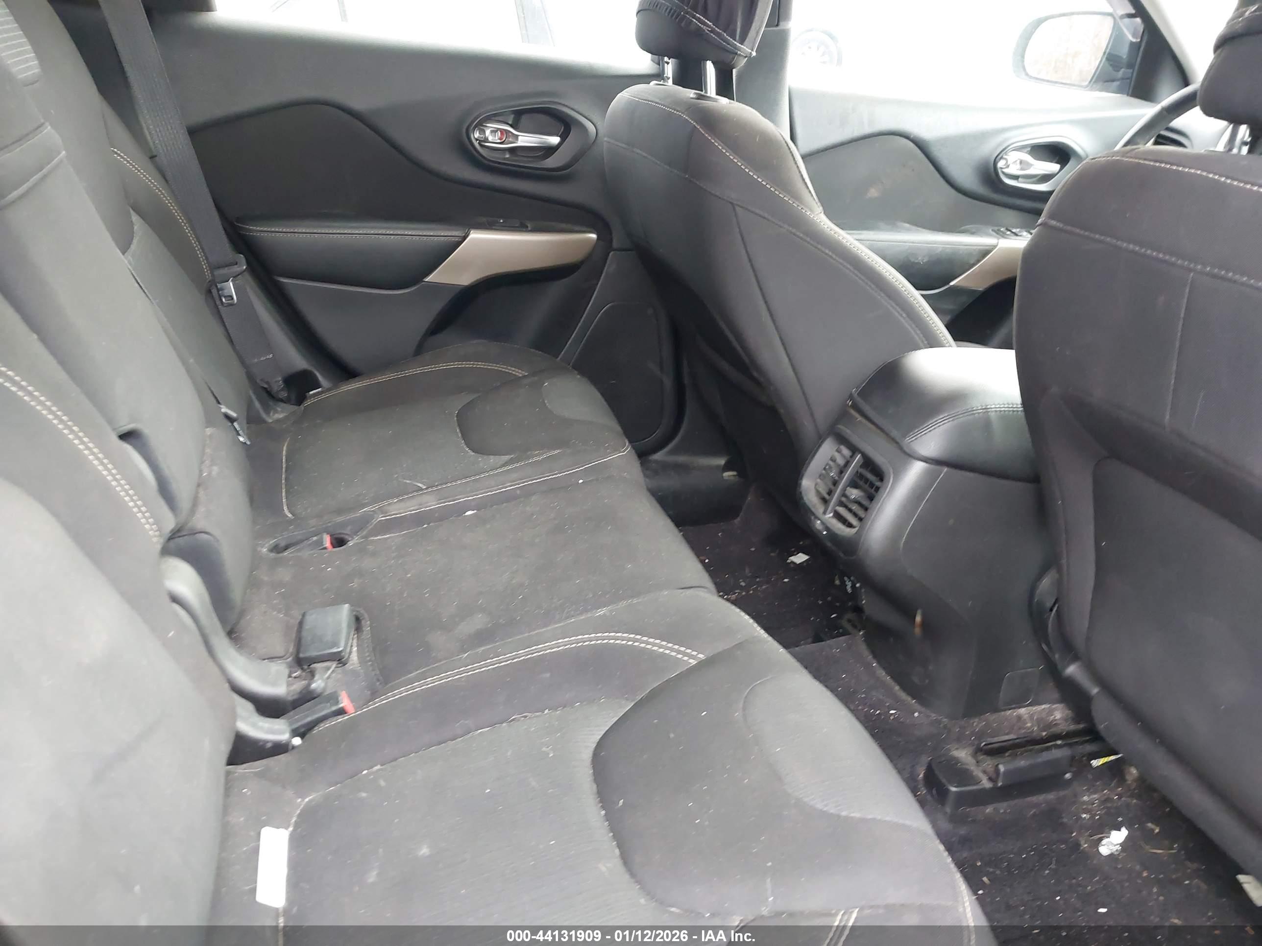 JEEP CHEROKEE image 8