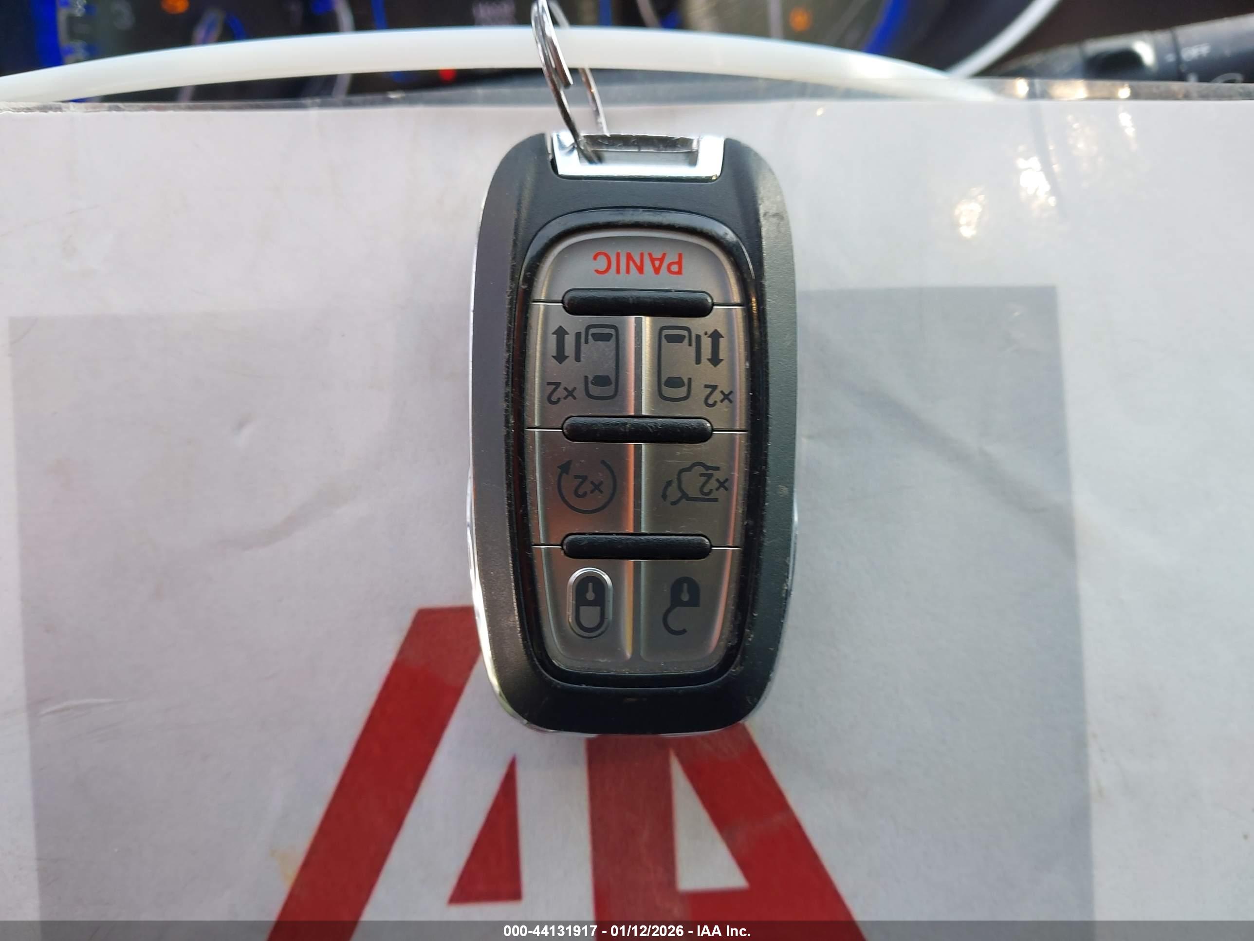 CHRYSLER PACIFICA image 11