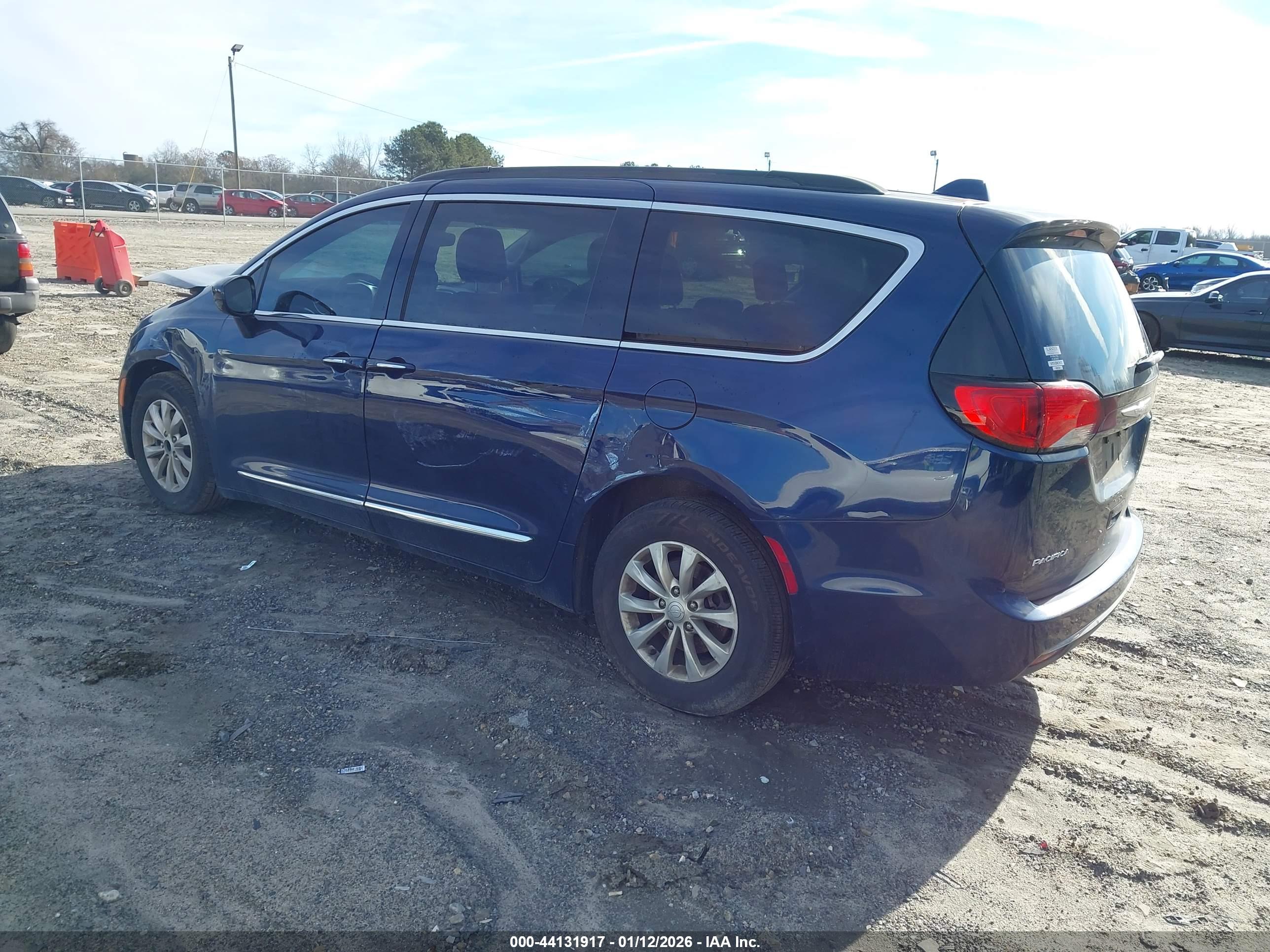 CHRYSLER PACIFICA image 3
