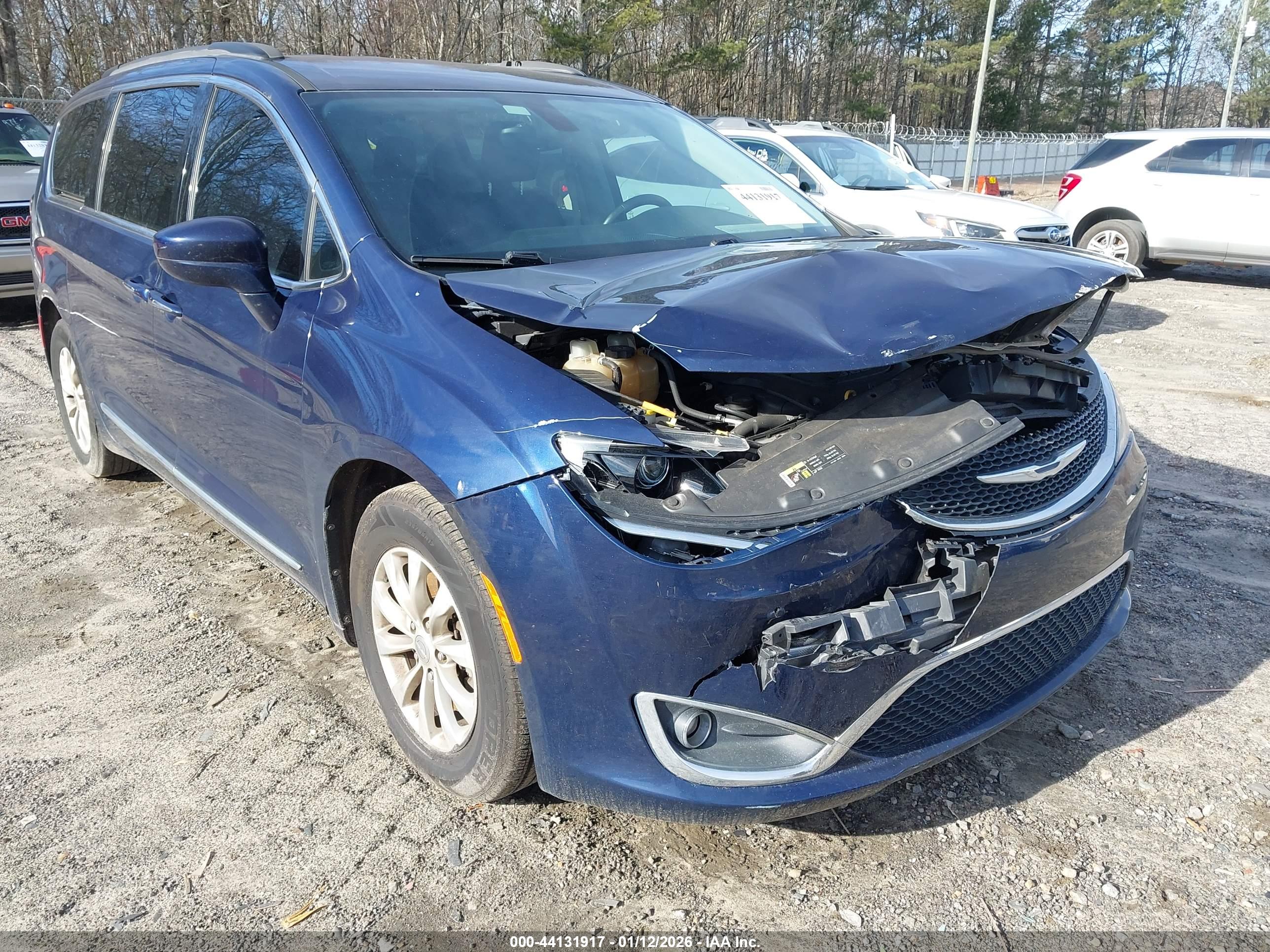 CHRYSLER PACIFICA image 6