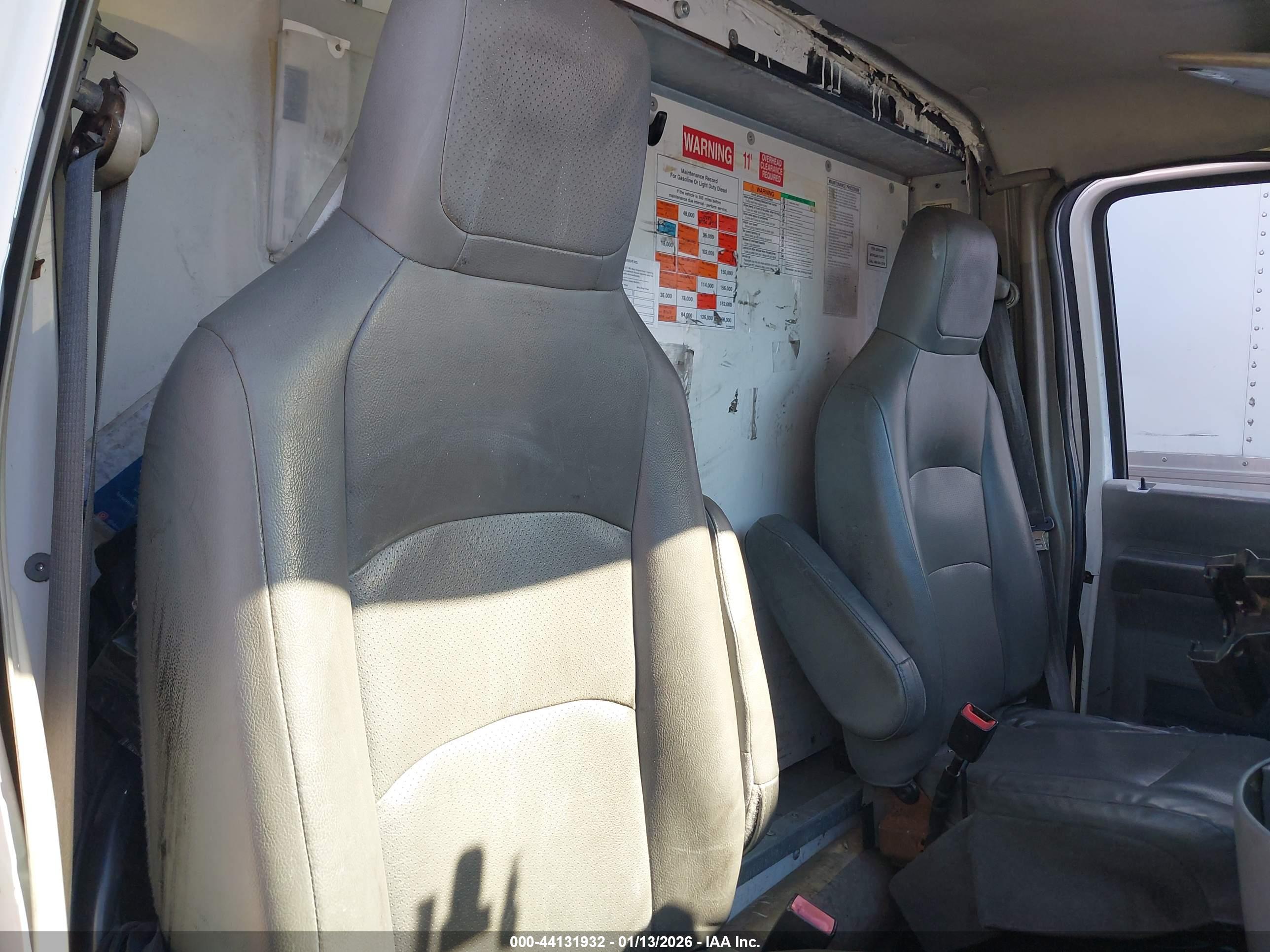 FORD E-350 image 7