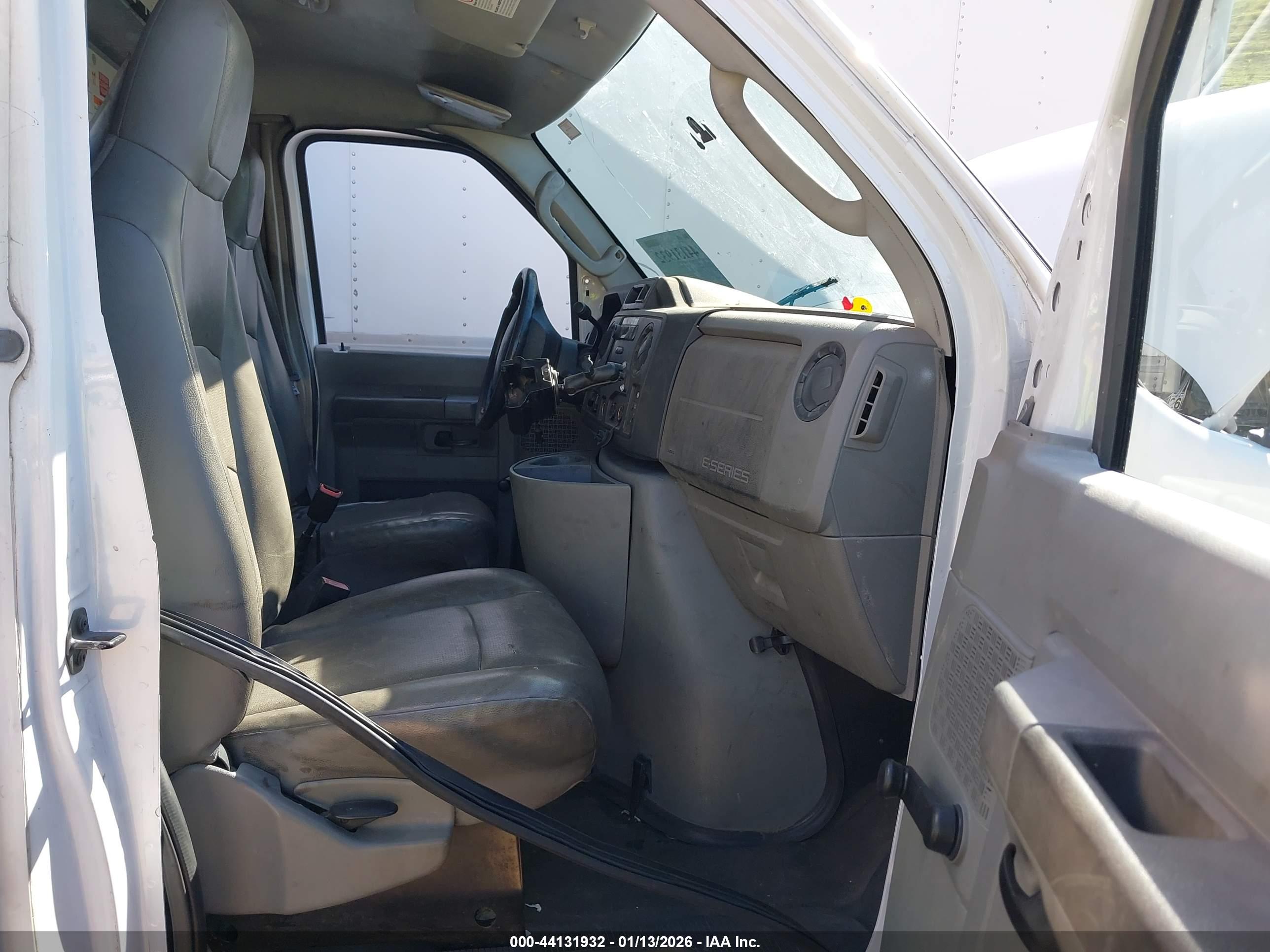 FORD E-350 image 8