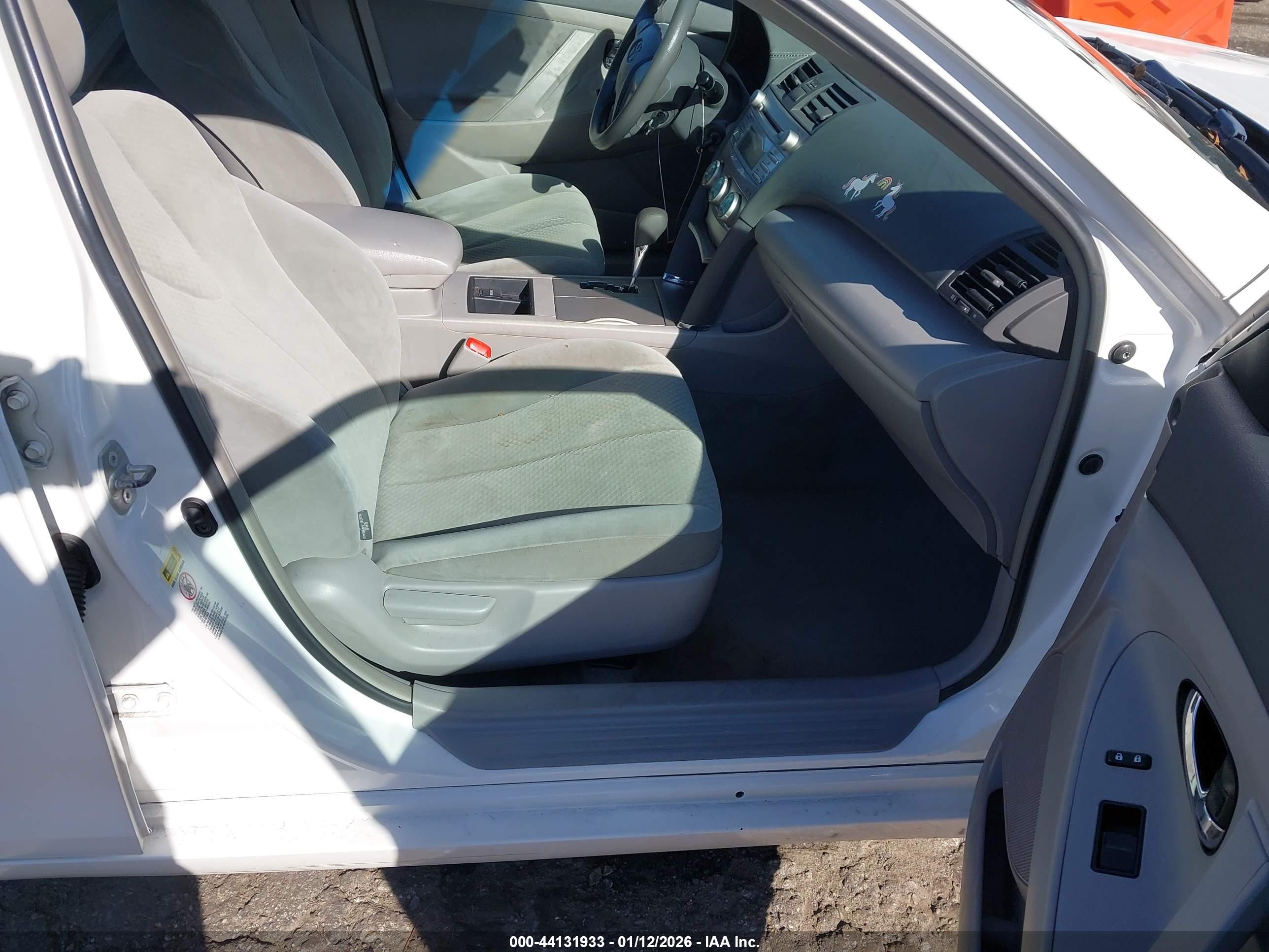 TOYOTA CAMRY image 5