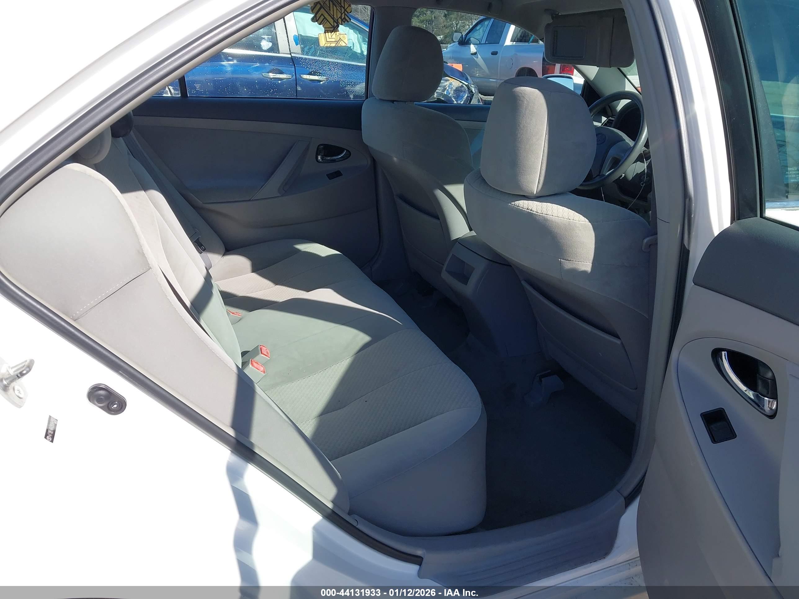 TOYOTA CAMRY image 8