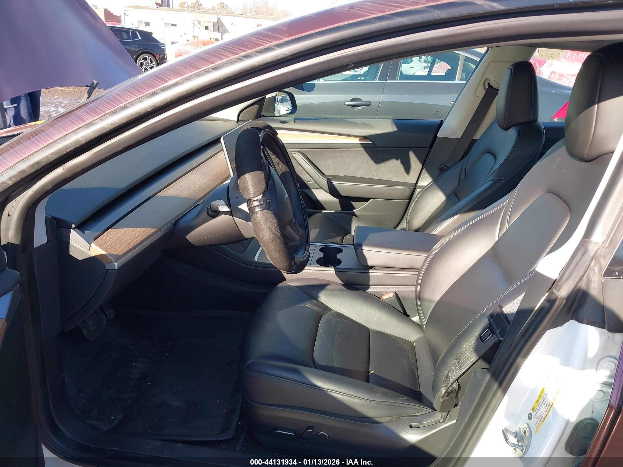 TESLA MODEL image 5