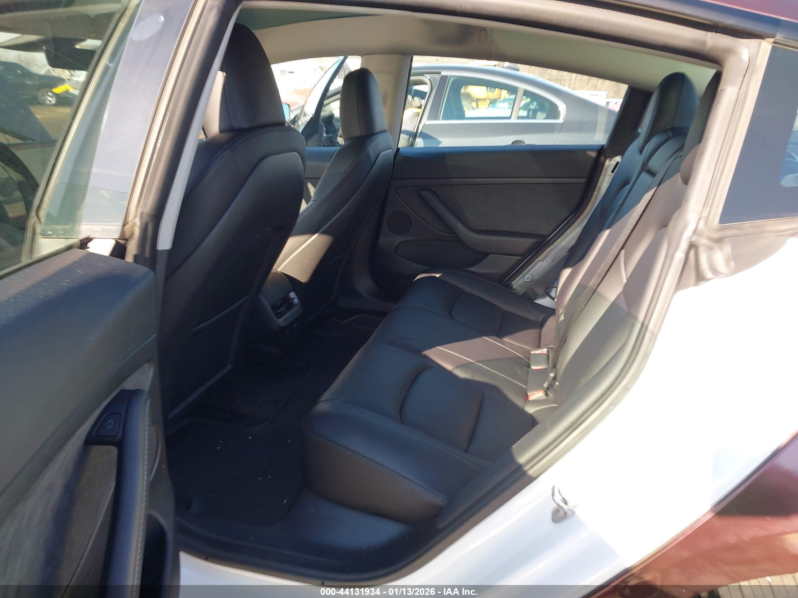 TESLA MODEL image 8