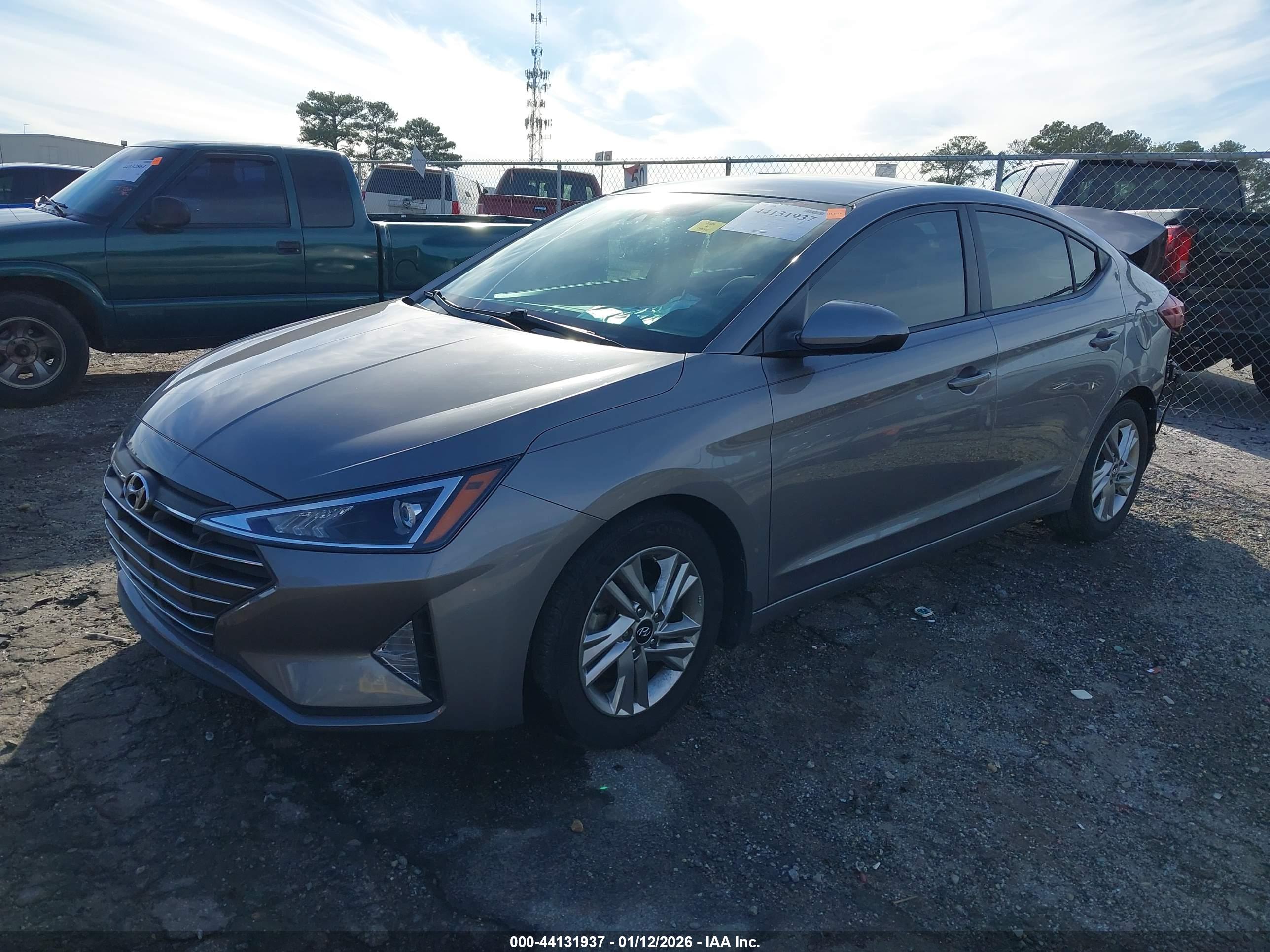 HYUNDAI ELANTRA image 2