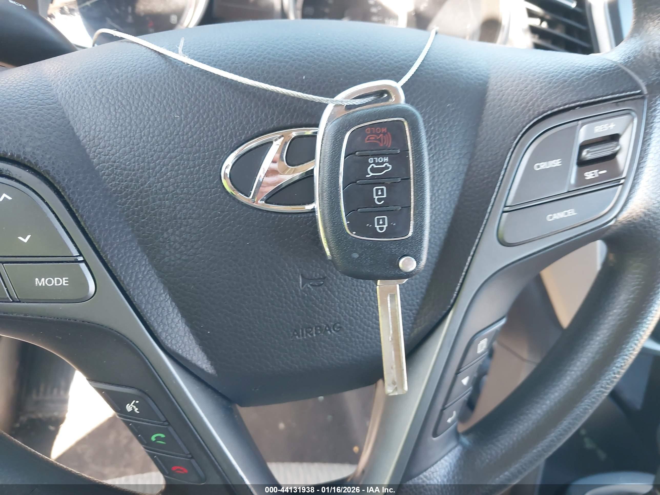 HYUNDAI SANTA image 11