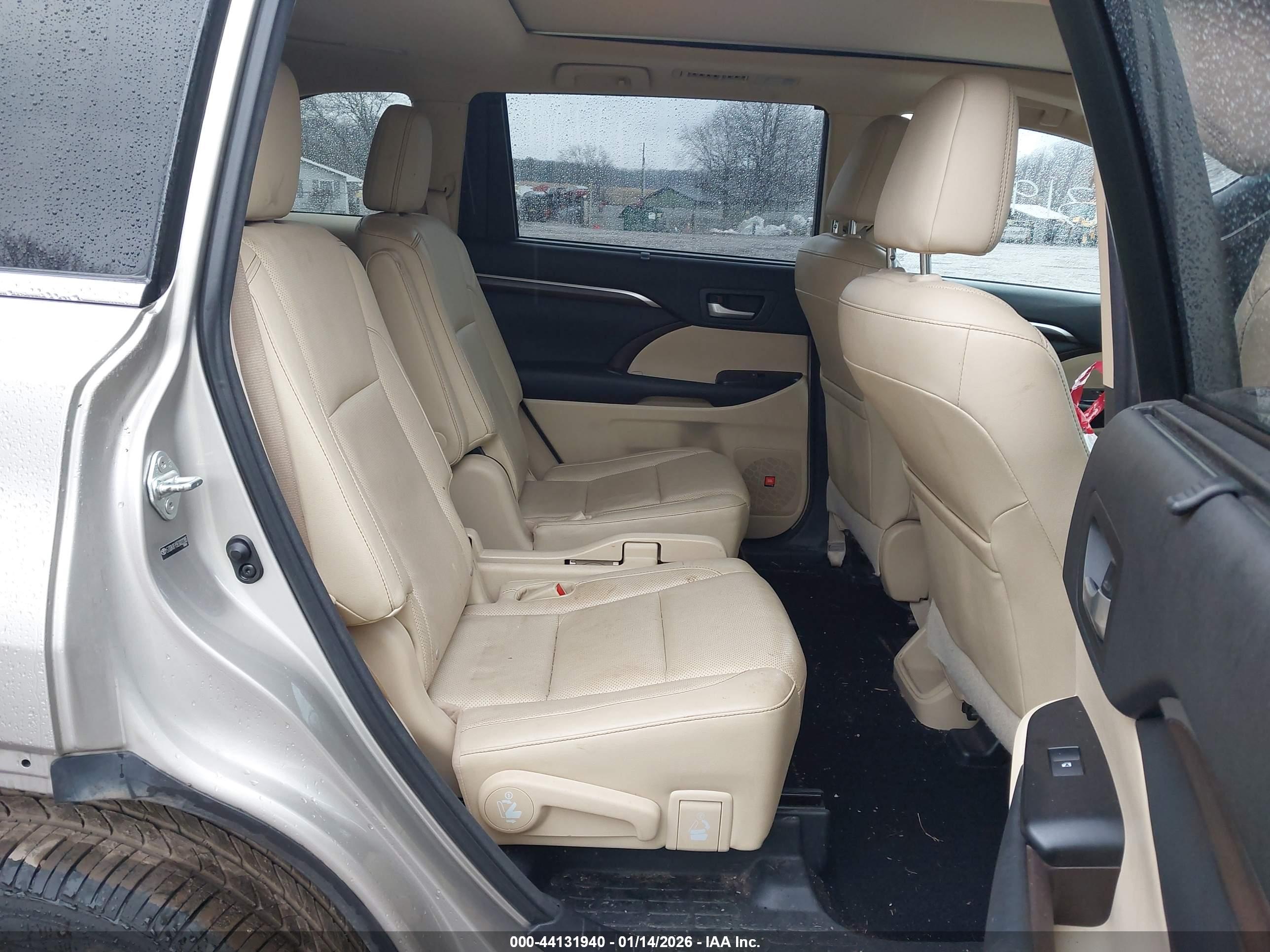 TOYOTA HIGHLANDER image 8
