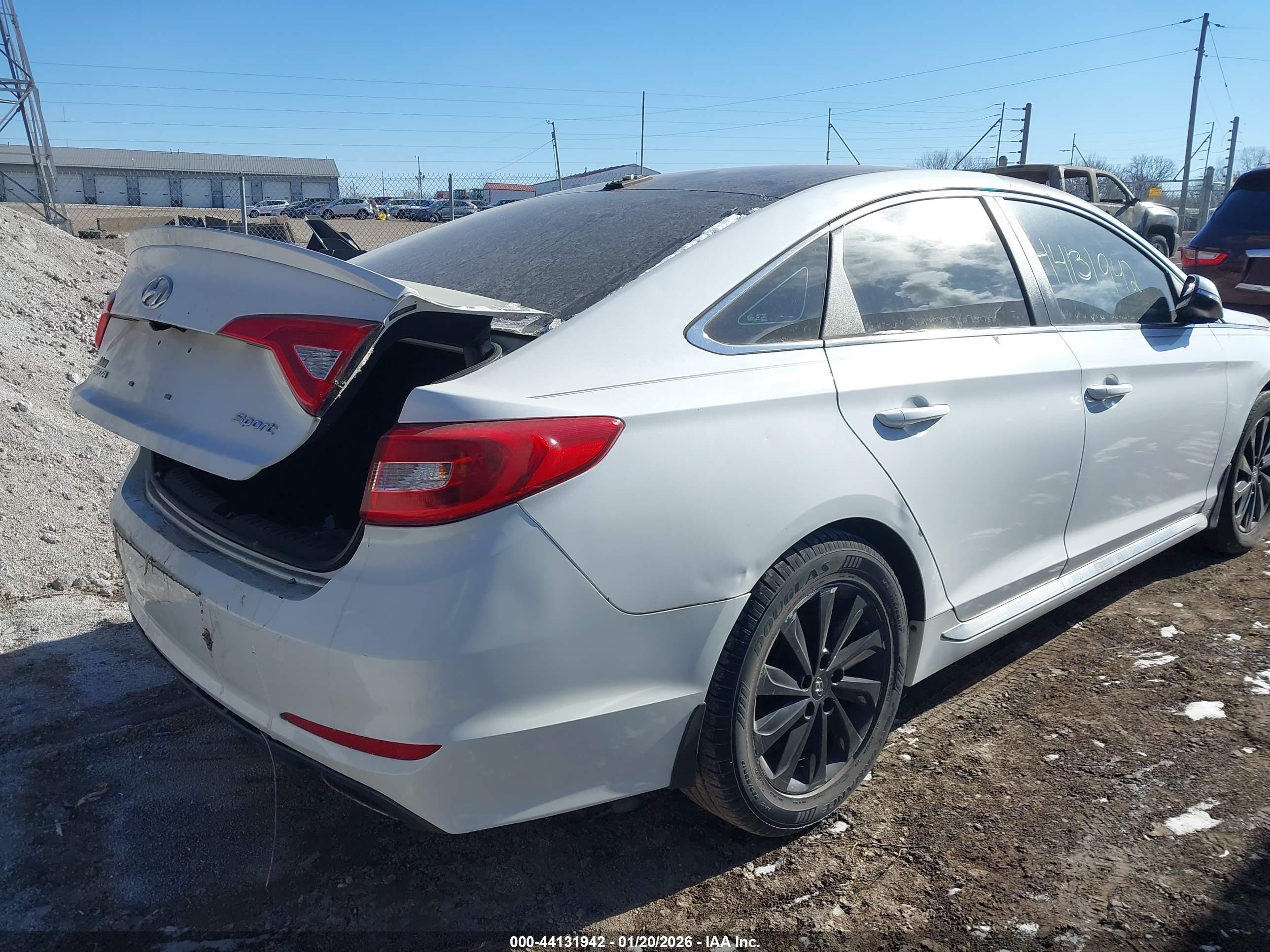 HYUNDAI SONATA image 4