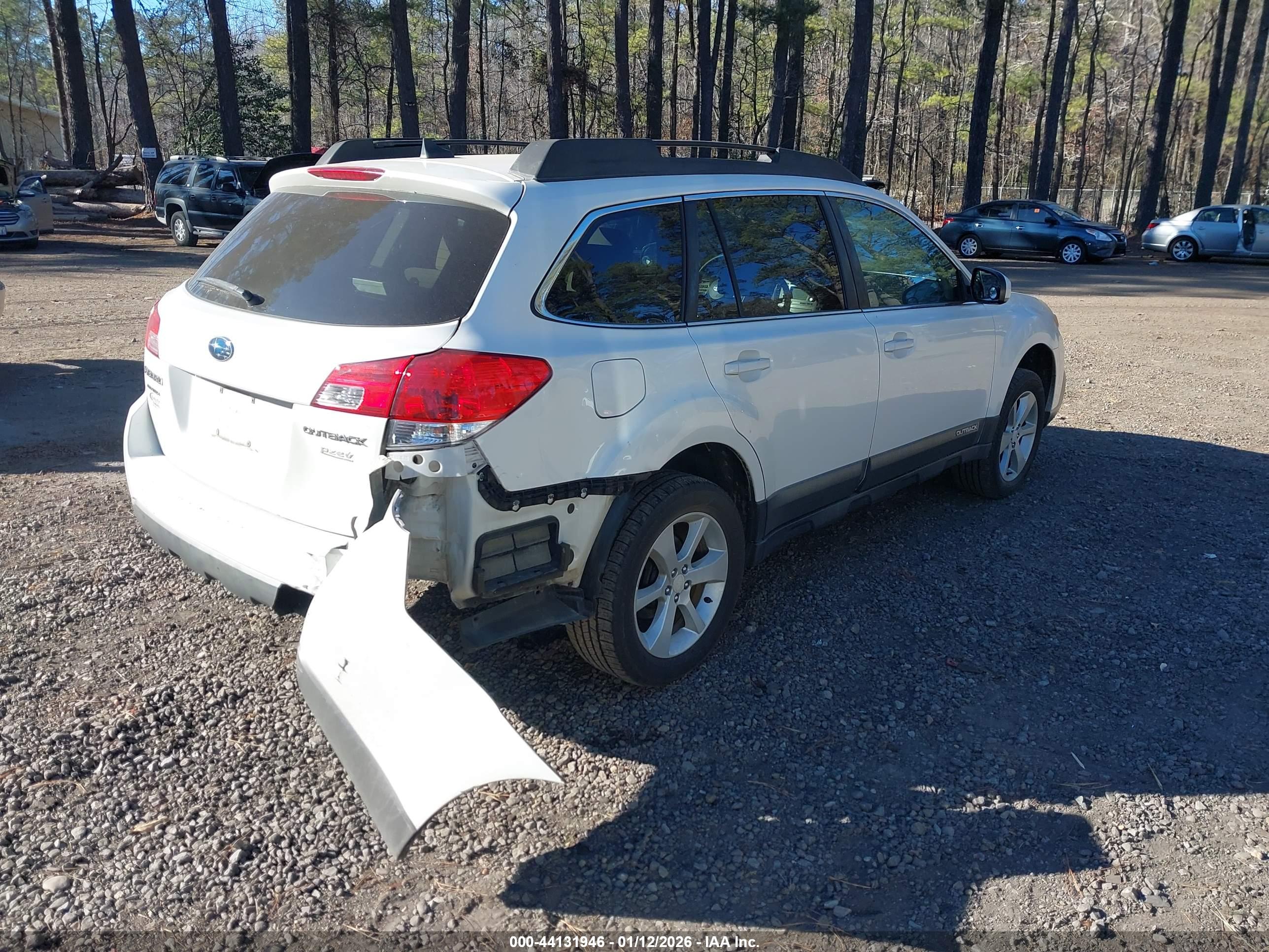 SUBARU OUTBACK image 4