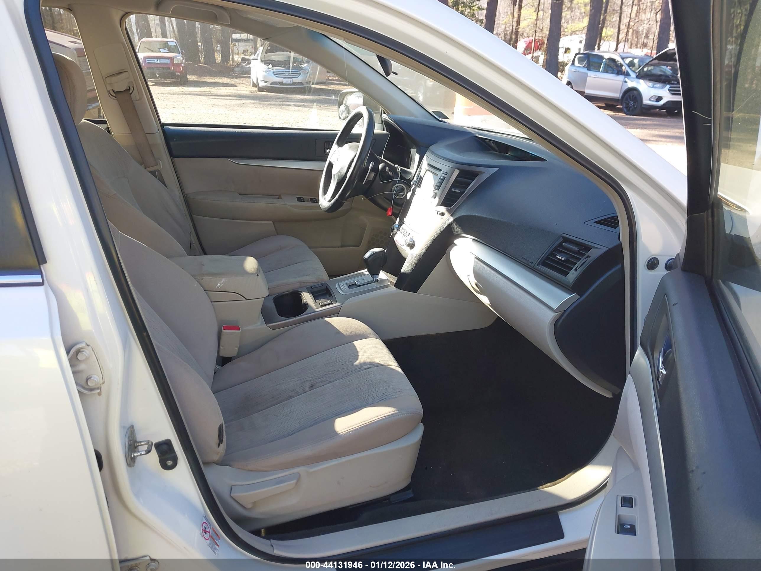 SUBARU OUTBACK image 5