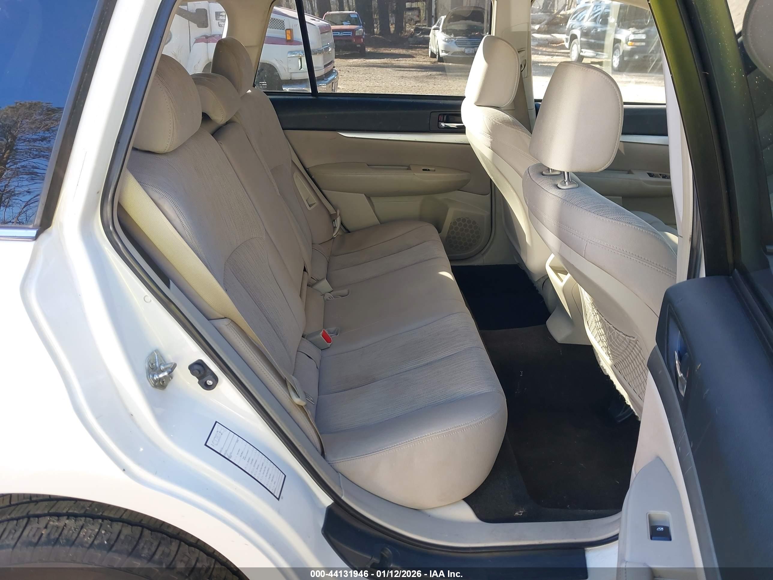 SUBARU OUTBACK image 8