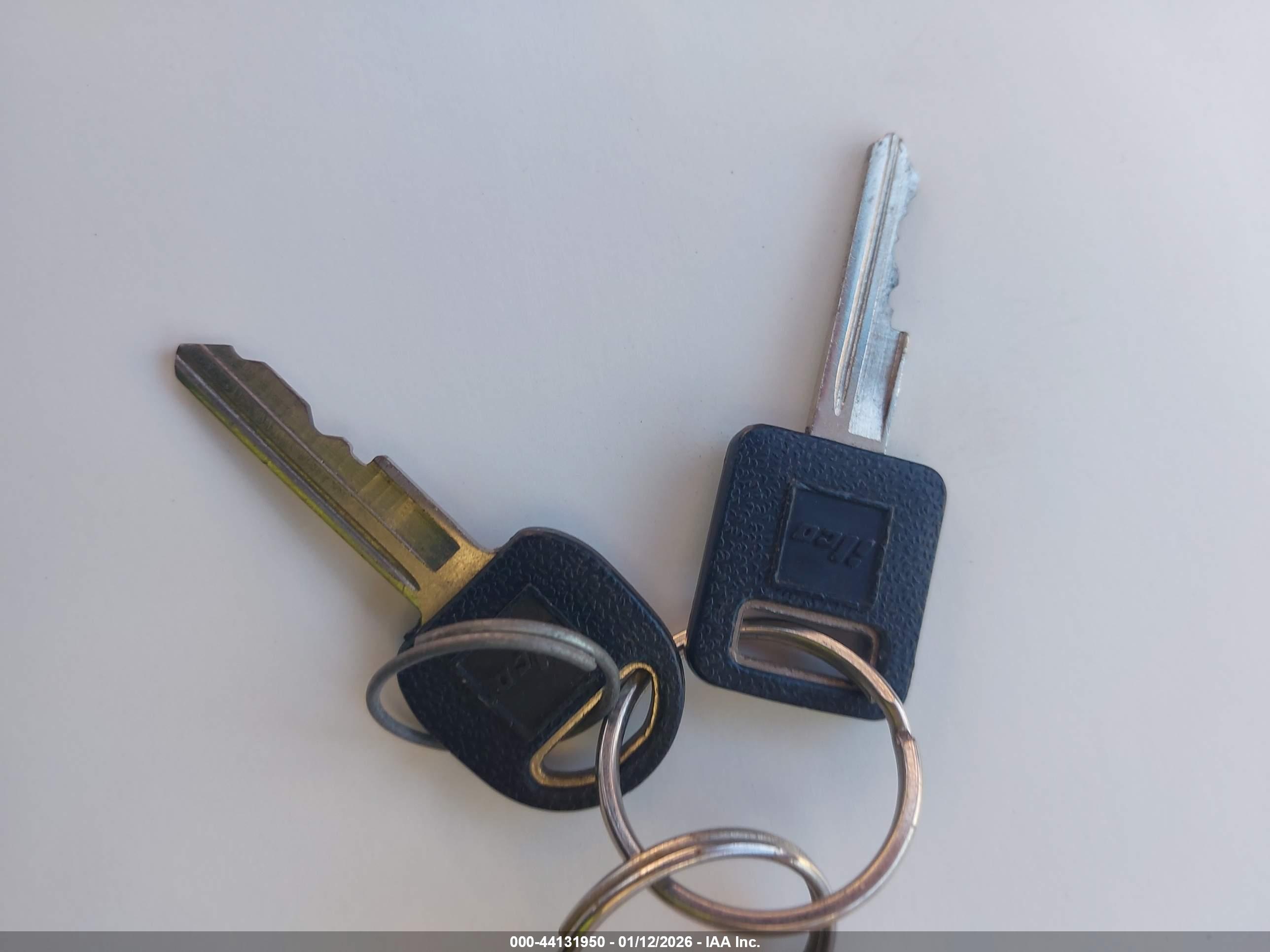CHEVROLET GMT-400 image 11