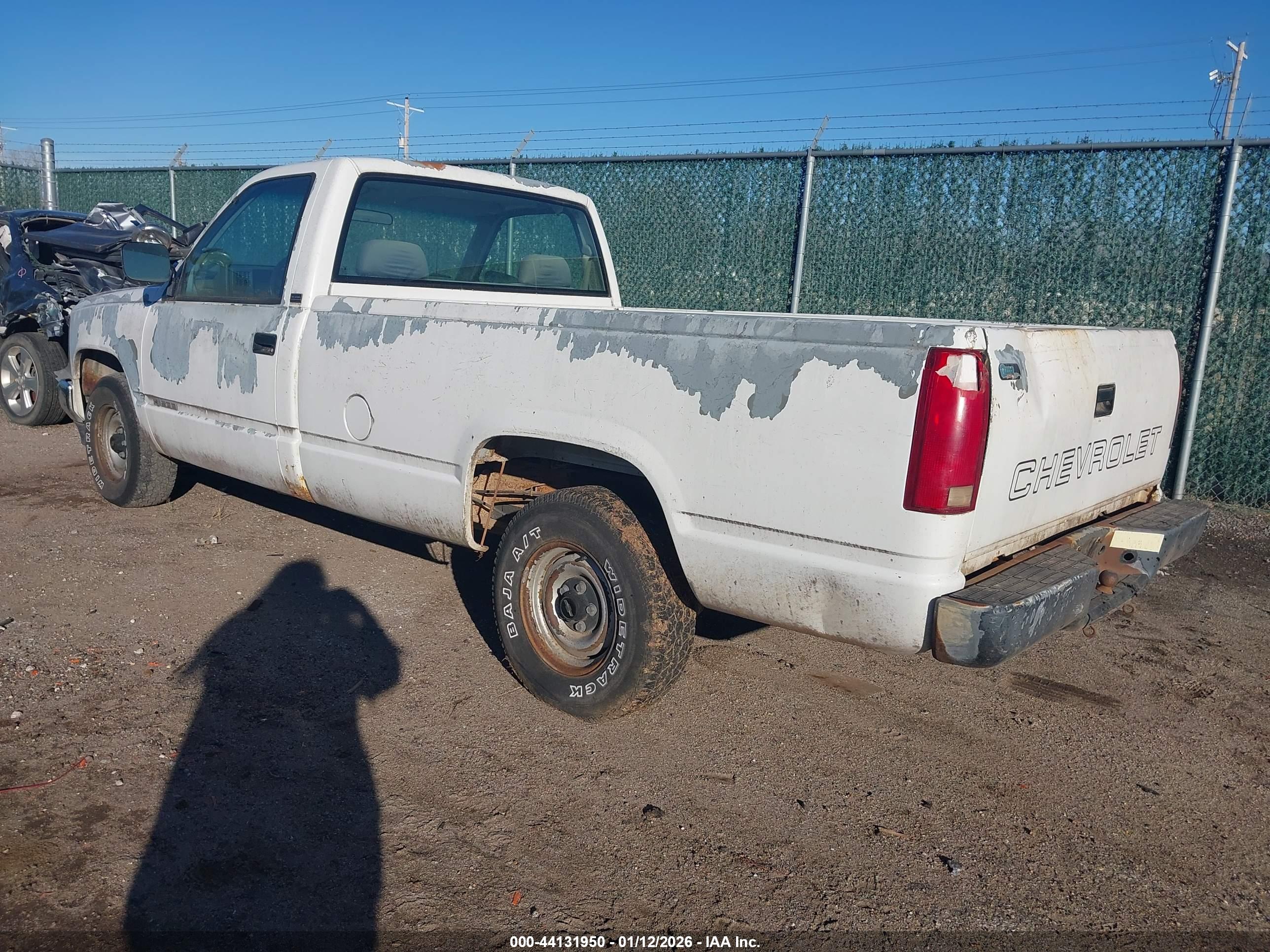 CHEVROLET GMT-400 image 3