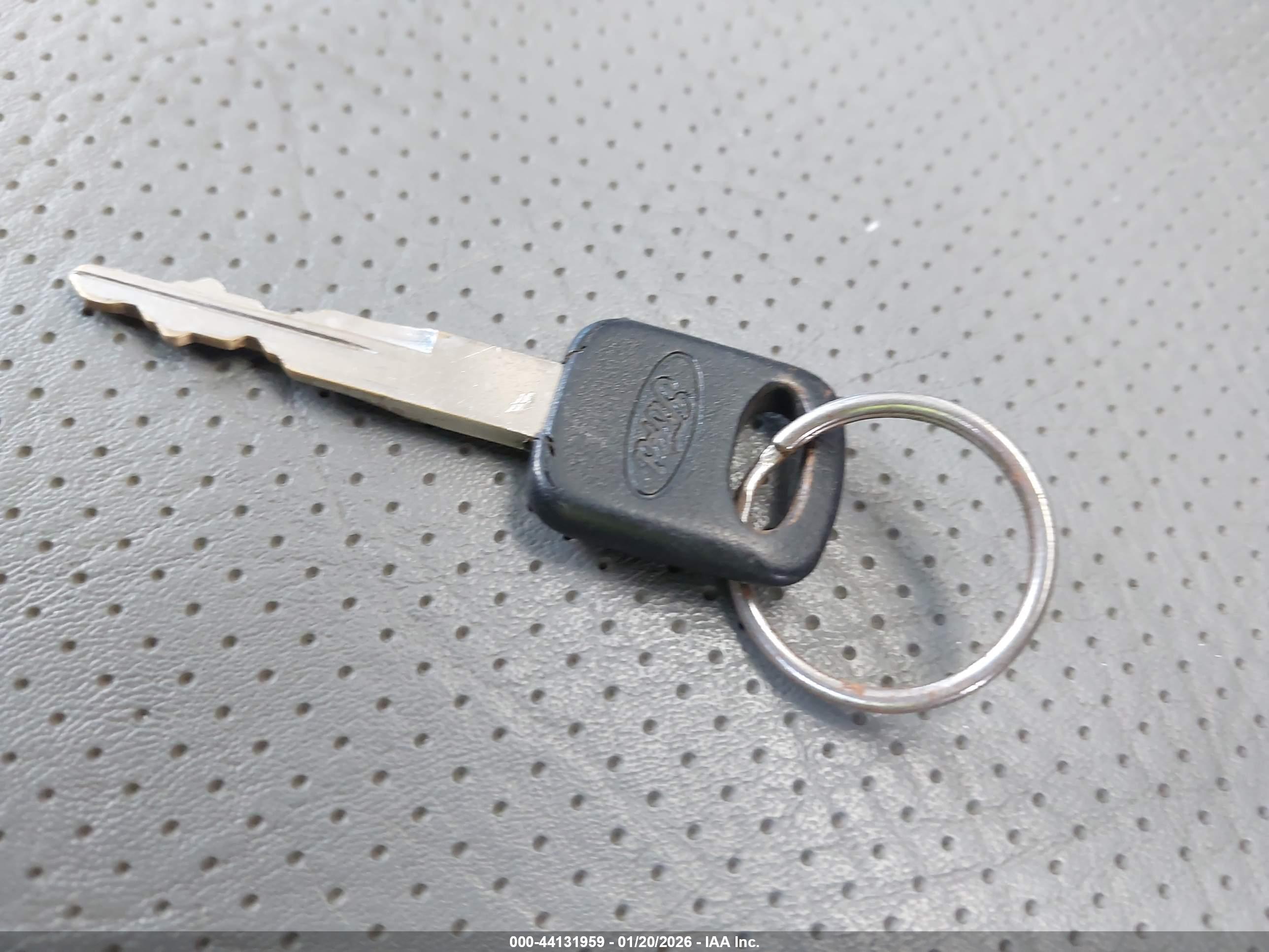 FORD E-250 image 11
