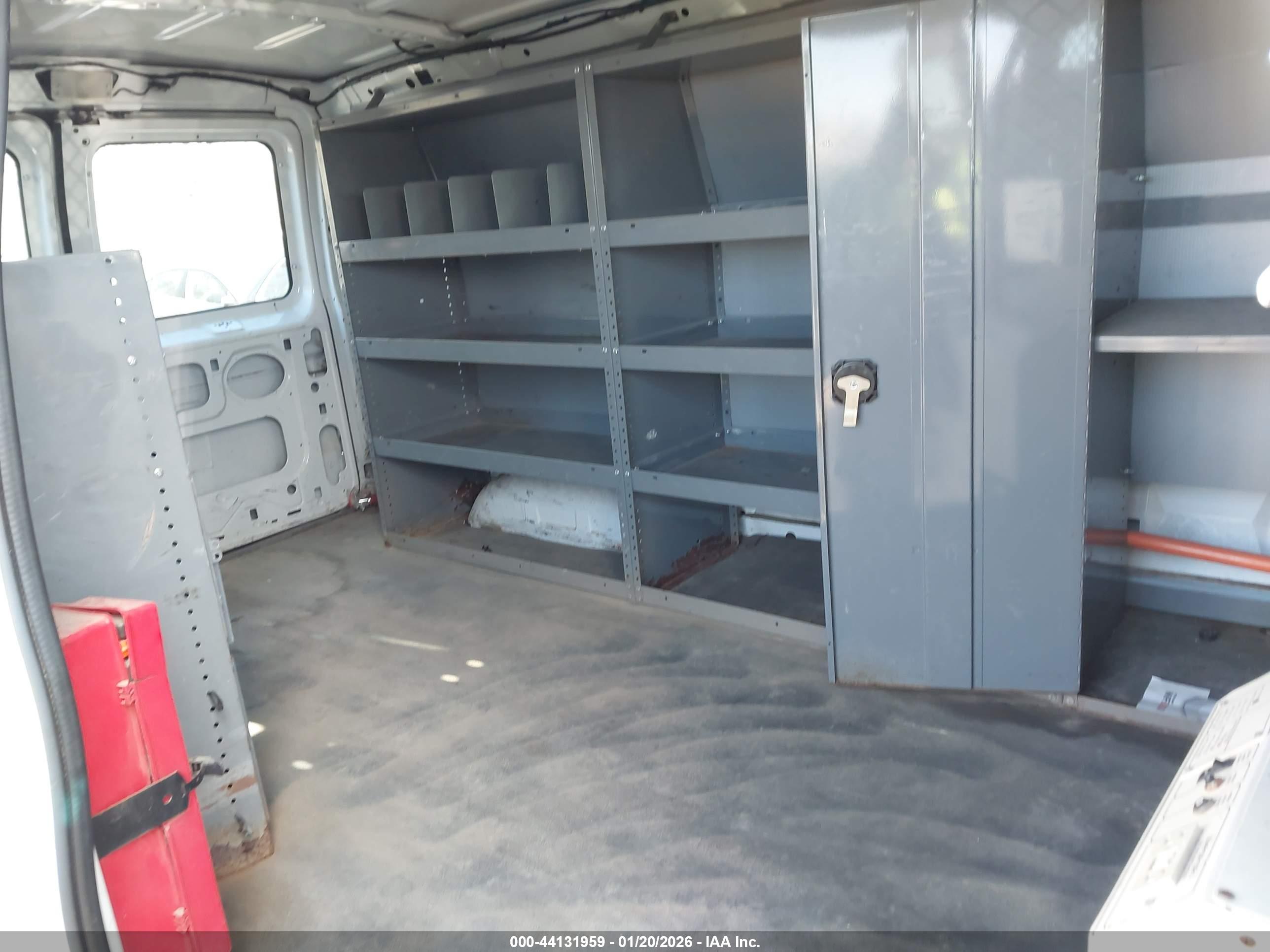 FORD E-250 image 8