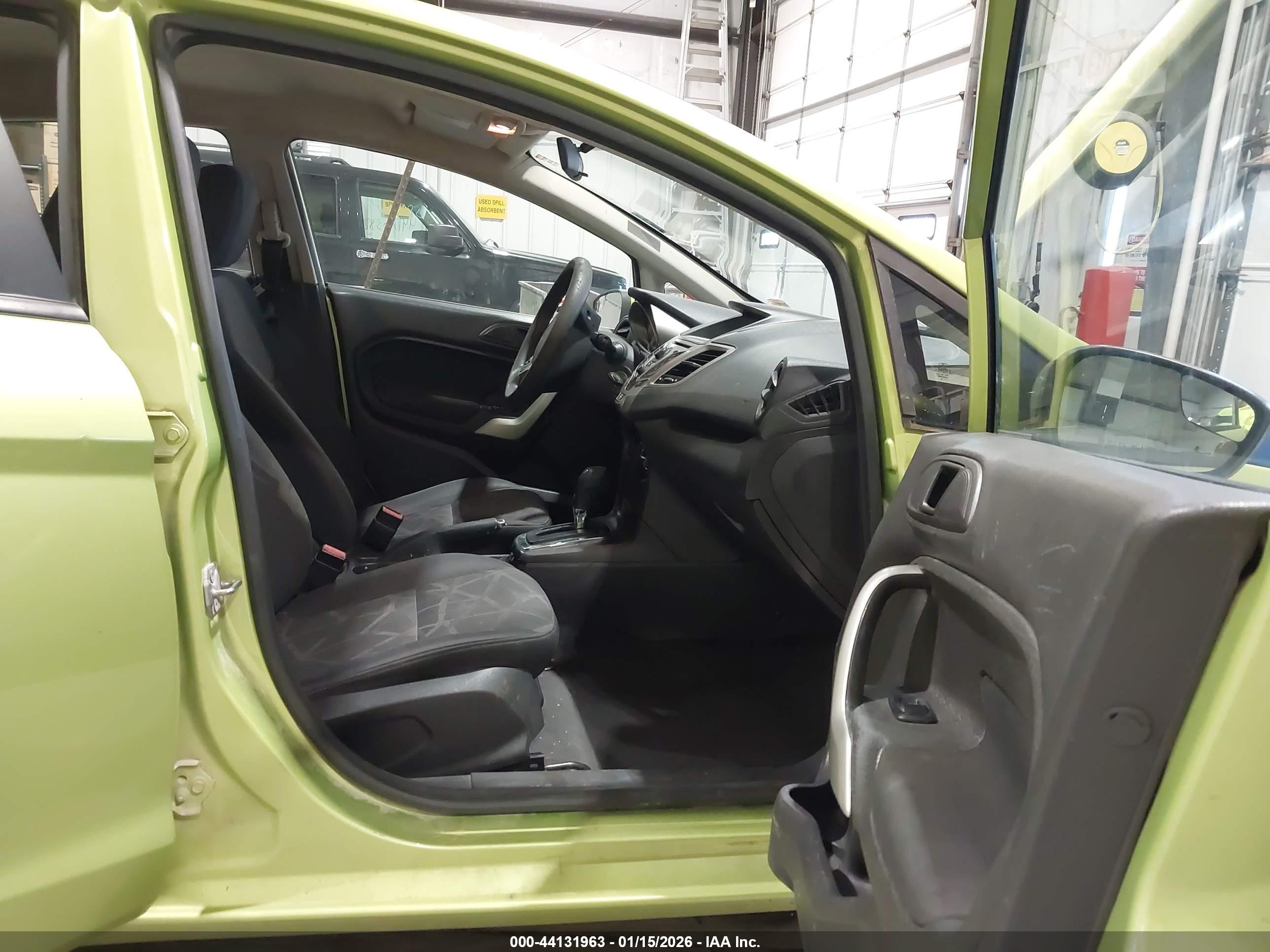 FORD FIESTA image 5