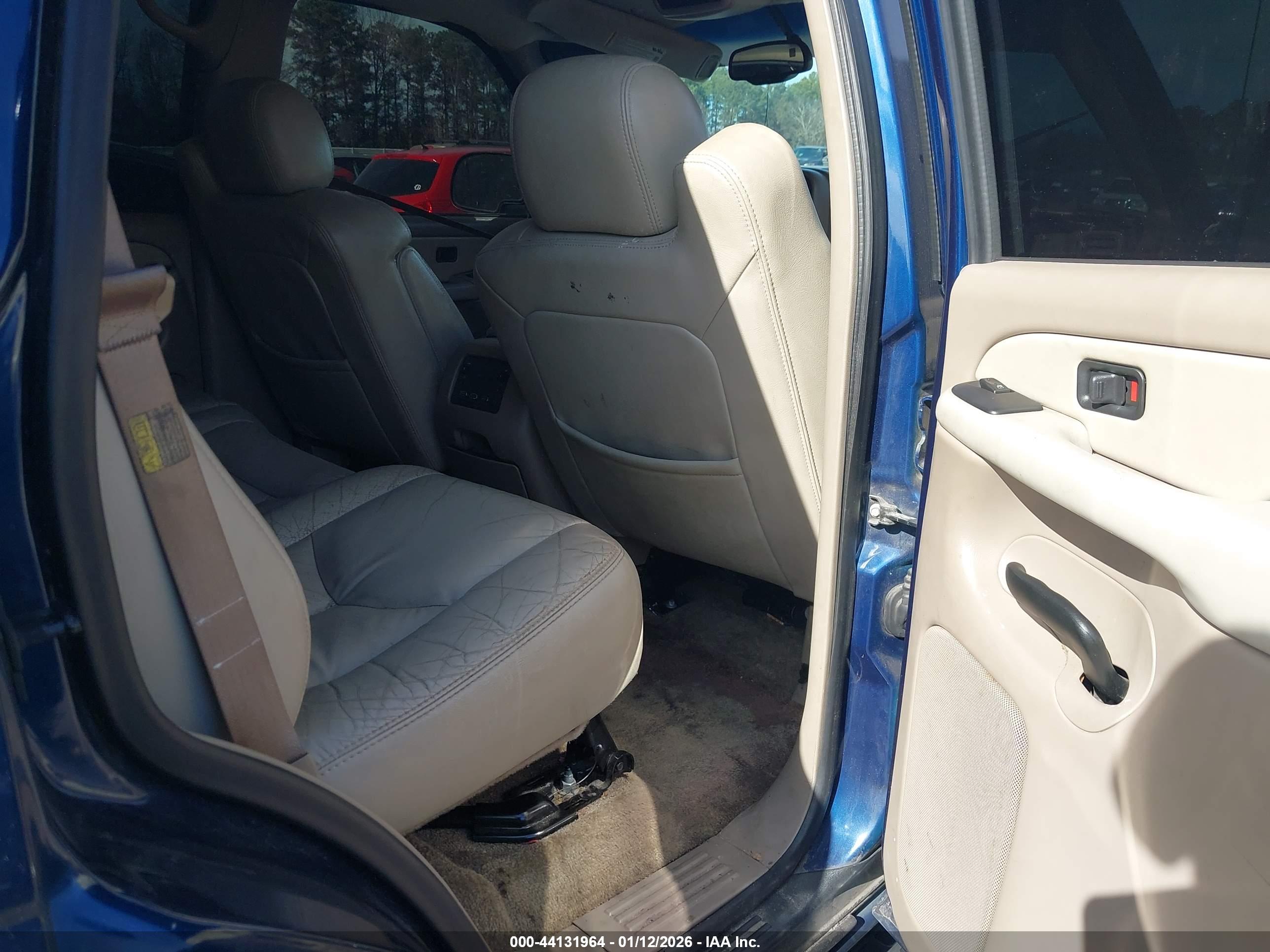 CHEVROLET TAHOE image 8