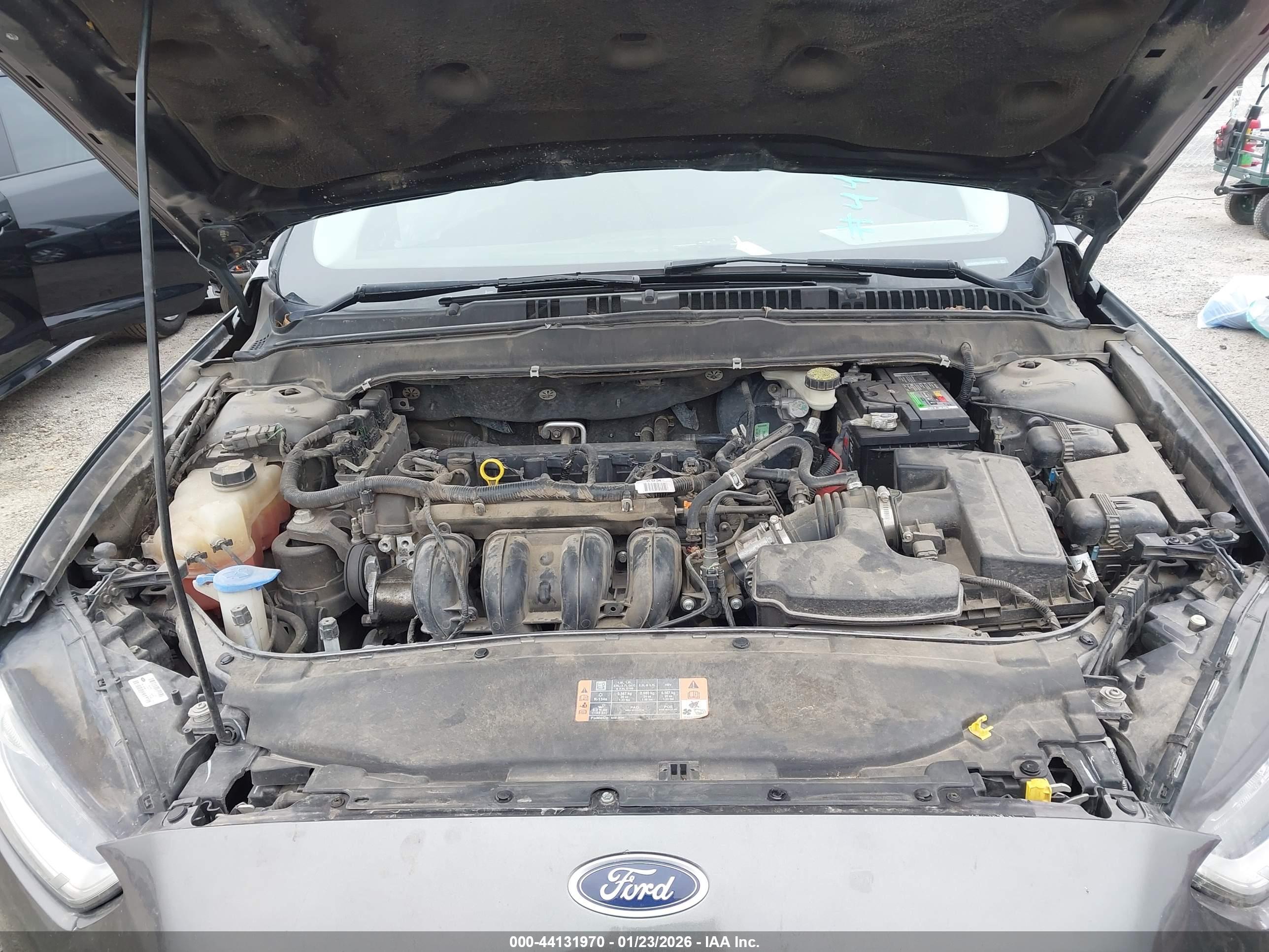FORD FUSION image 10