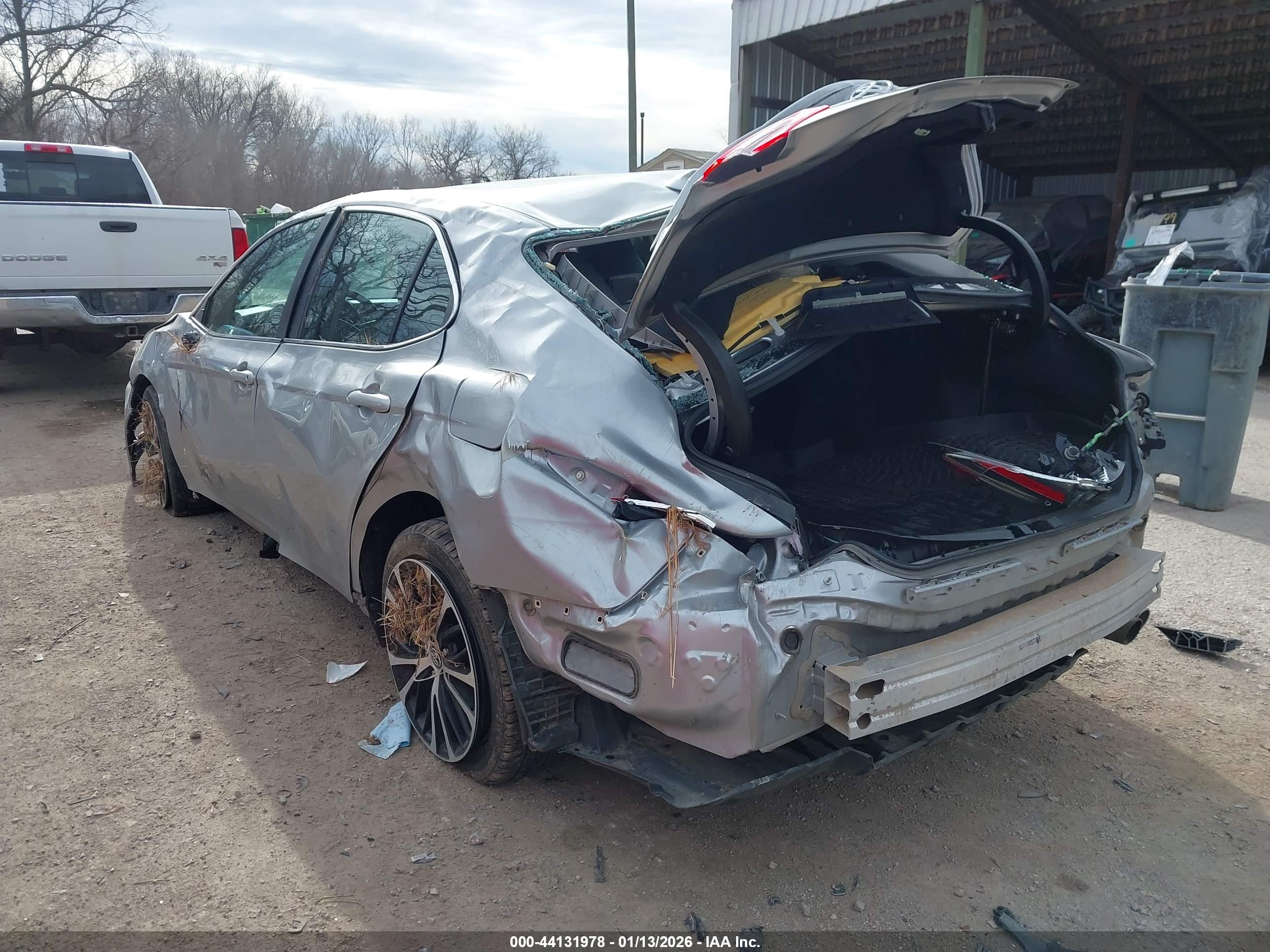 TOYOTA CAMRY image 3